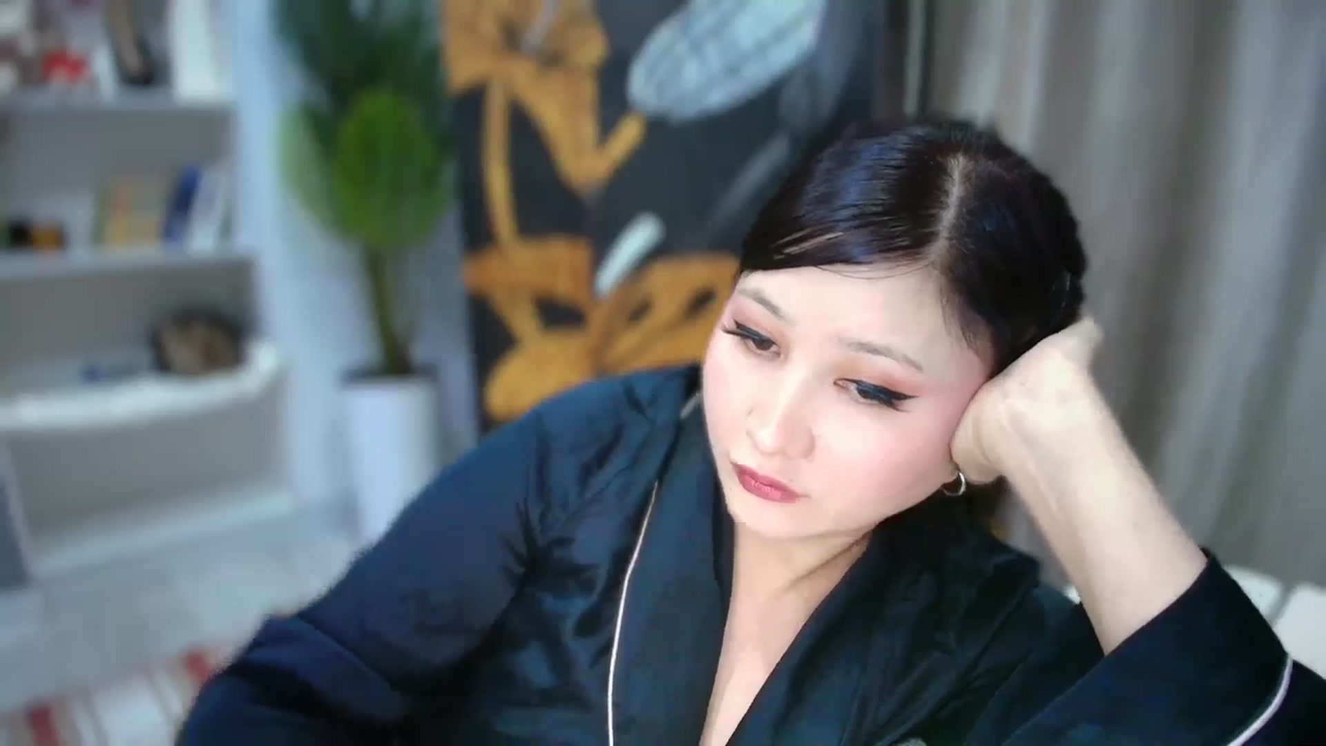 Gallery image thumbnail from Cutiethebomb's myfreecams stream on, 04/22/2026, 23:16 image 9 of 20