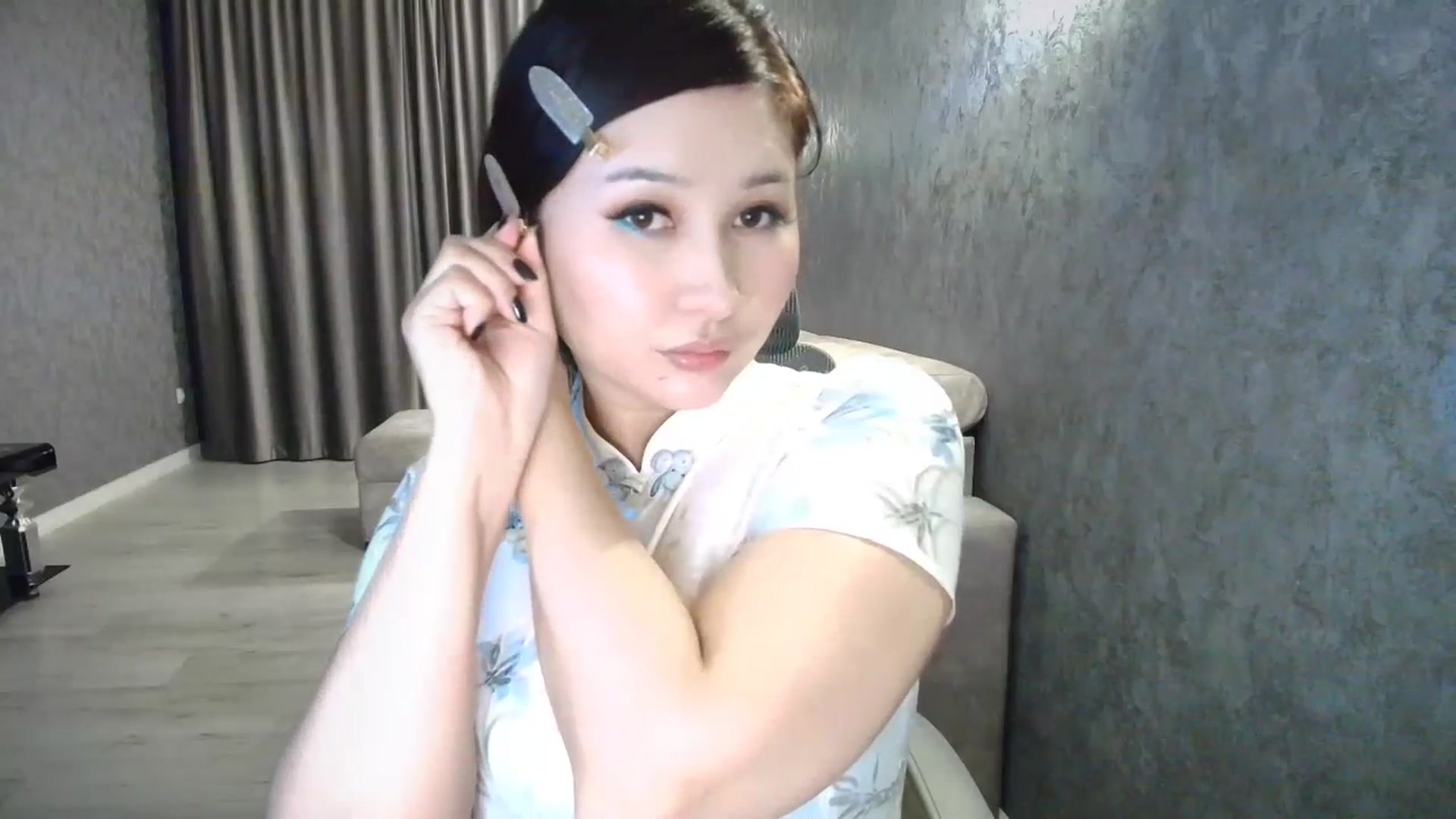 Gallery image thumbnail from Cutiethebomb's myfreecams stream on, 05/05/2026, 20:35 image 3 of 20
