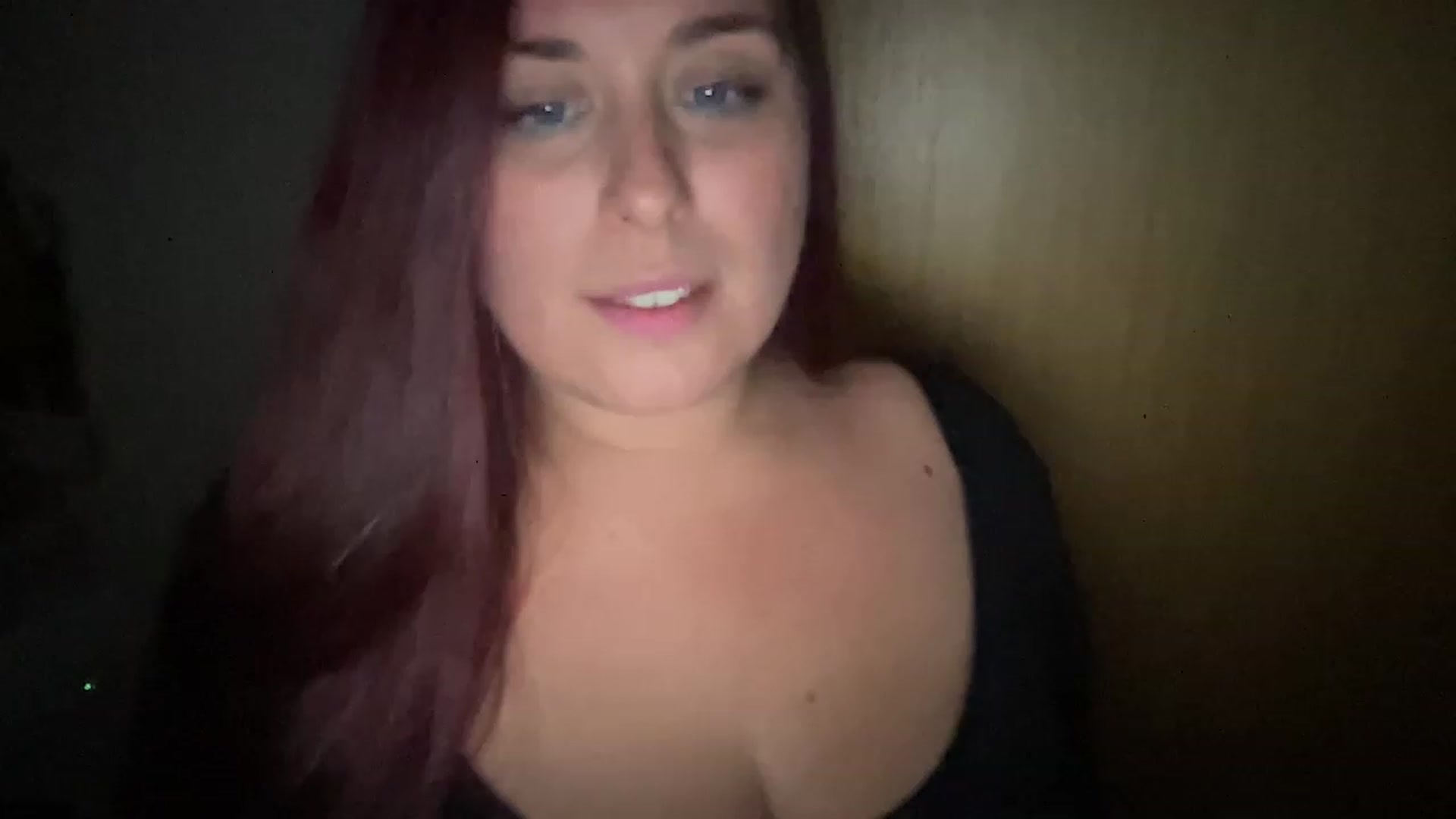 Gallery image thumbnail from Cutiexxxx's myfreecams stream on, 11/21/2022, 17:43 image 7 of 20