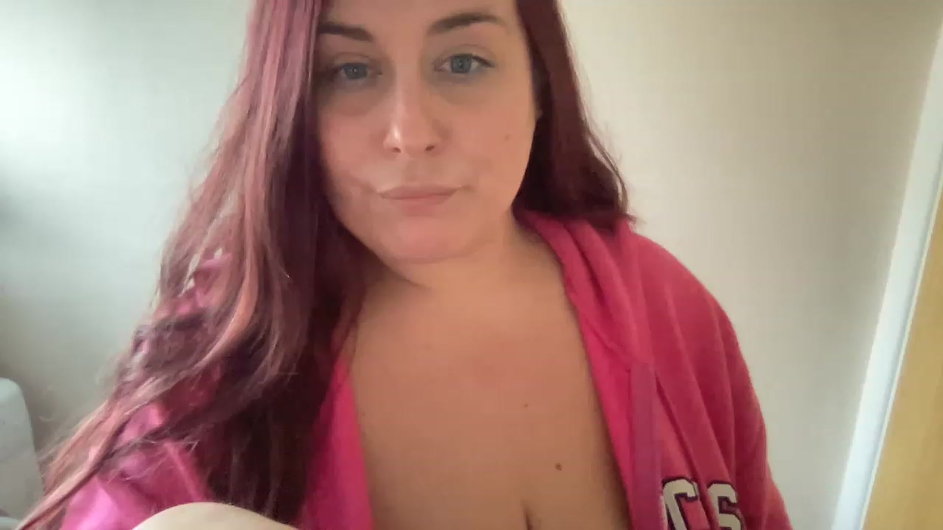 Gallery image thumbnail from Cutiexxxx's myfreecams stream on, 01/30/2023, 13:12 image 20 of 20