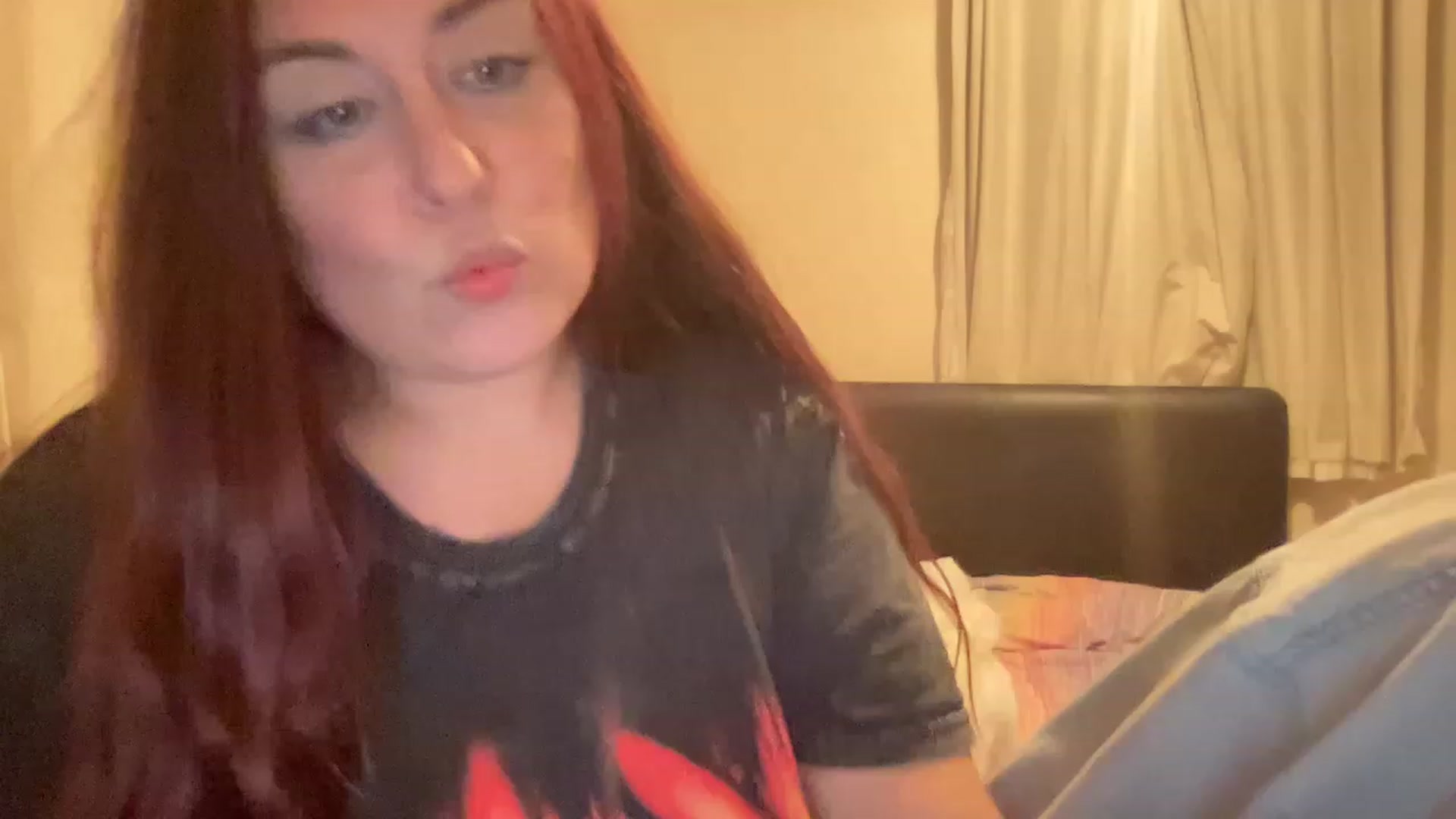 Gallery image thumbnail from Cutiexxxx's myfreecams stream on, 02/18/2023, 17:53 image 12 of 20