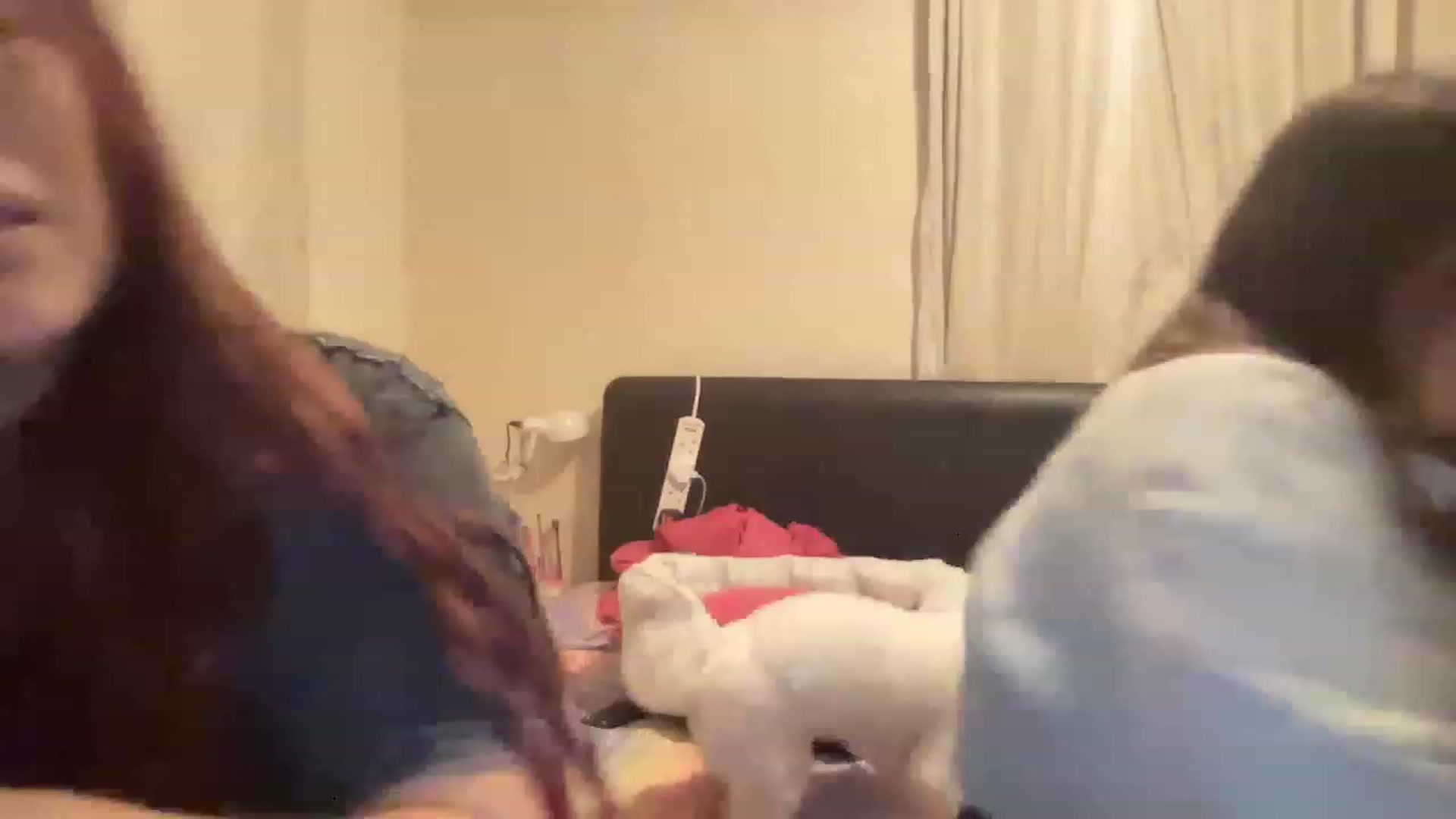 Gallery image thumbnail from Cutiexxxx's myfreecams stream on, 02/18/2023, 17:53 image 3 of 20