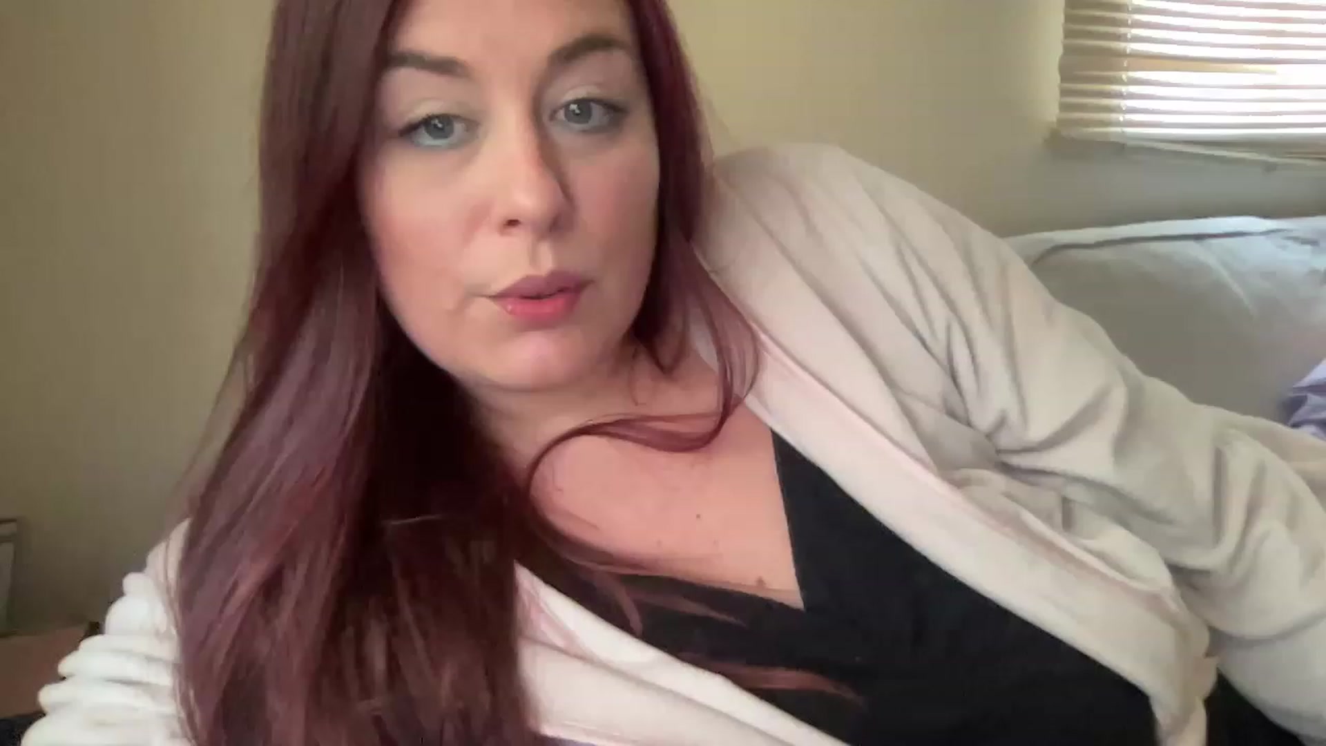 Gallery image thumbnail from Cutiexxxx's myfreecams stream on, 03/15/2023, 16:00 image 3 of 20