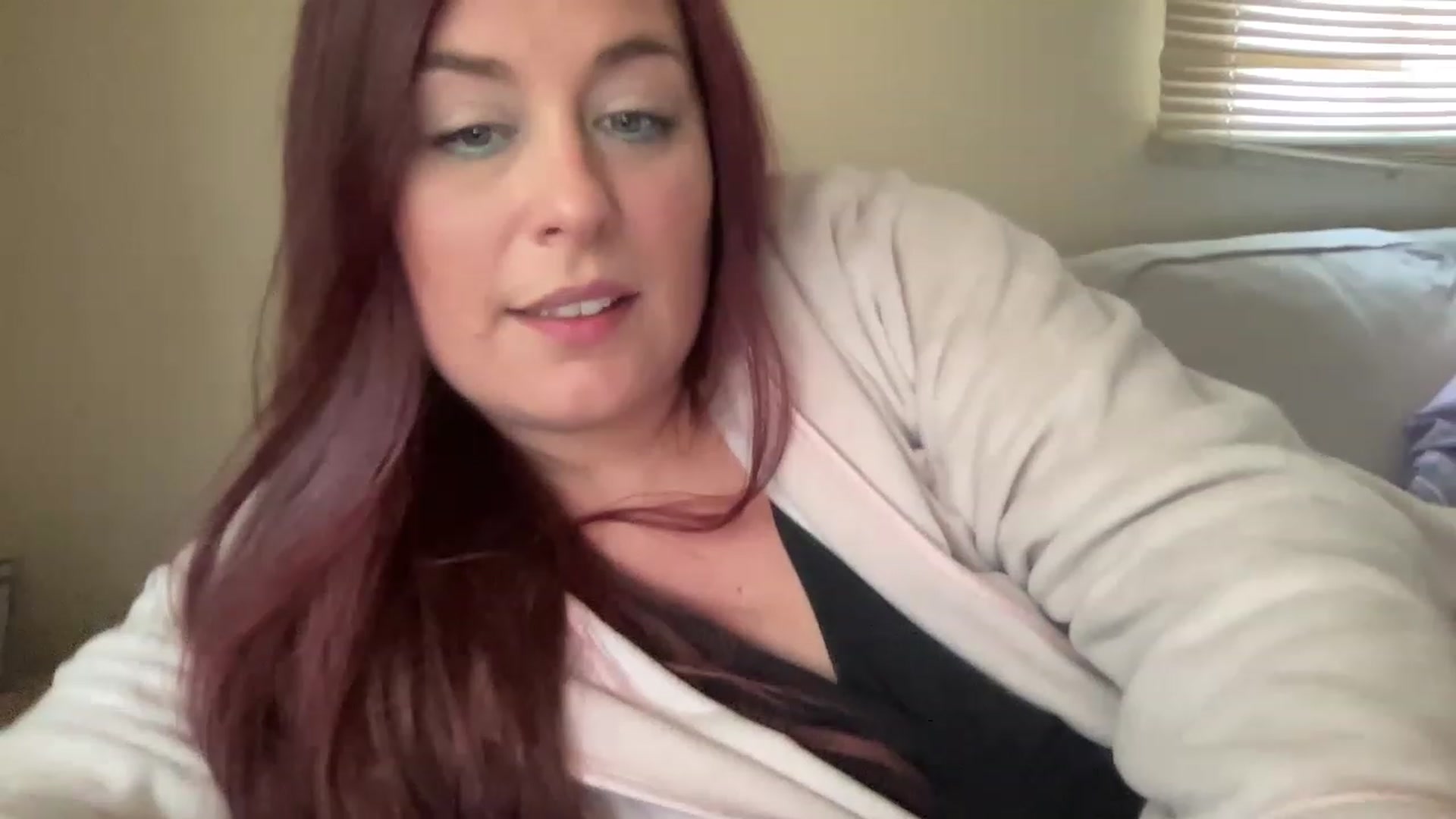 Gallery image thumbnail from Cutiexxxx's myfreecams stream on, 03/15/2023, 16:00 image 13 of 20