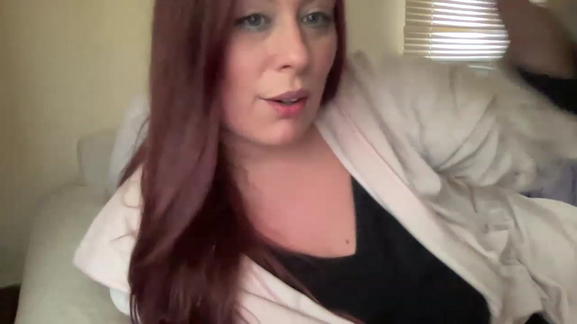 Gallery image thumbnail from Cutiexxxx's myfreecams stream on, 03/15/2023, 16:00 image 16 of 20