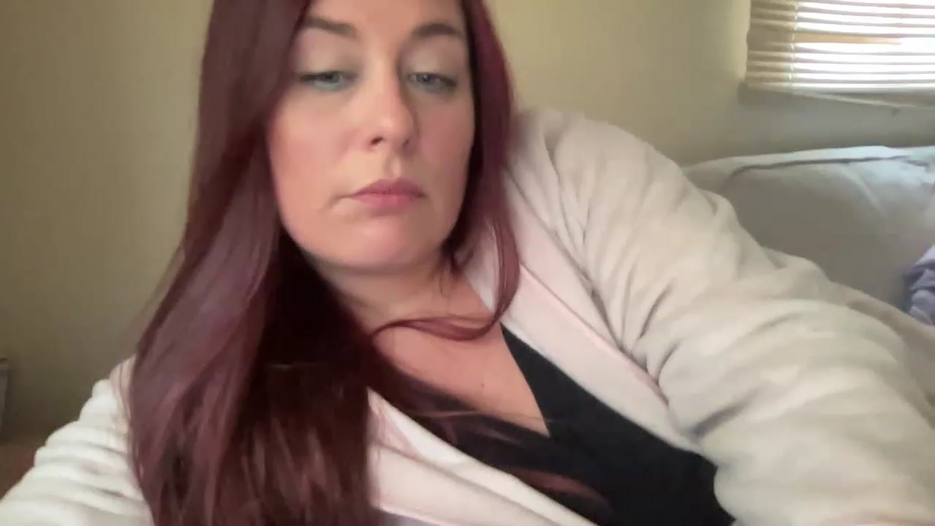 Gallery image thumbnail from Cutiexxxx's myfreecams stream on, 03/15/2023, 16:00 image 6 of 20