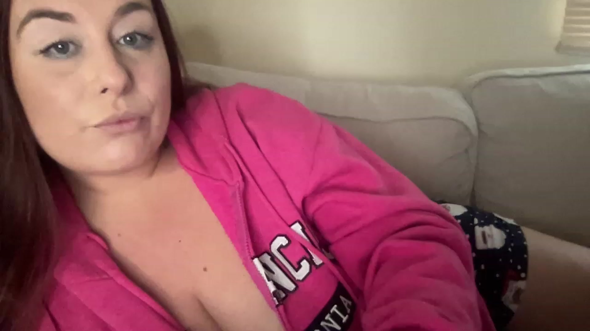 Gallery image thumbnail from Cutiexxxx's myfreecams stream on, 03/22/2023, 16:21 image 11 of 20