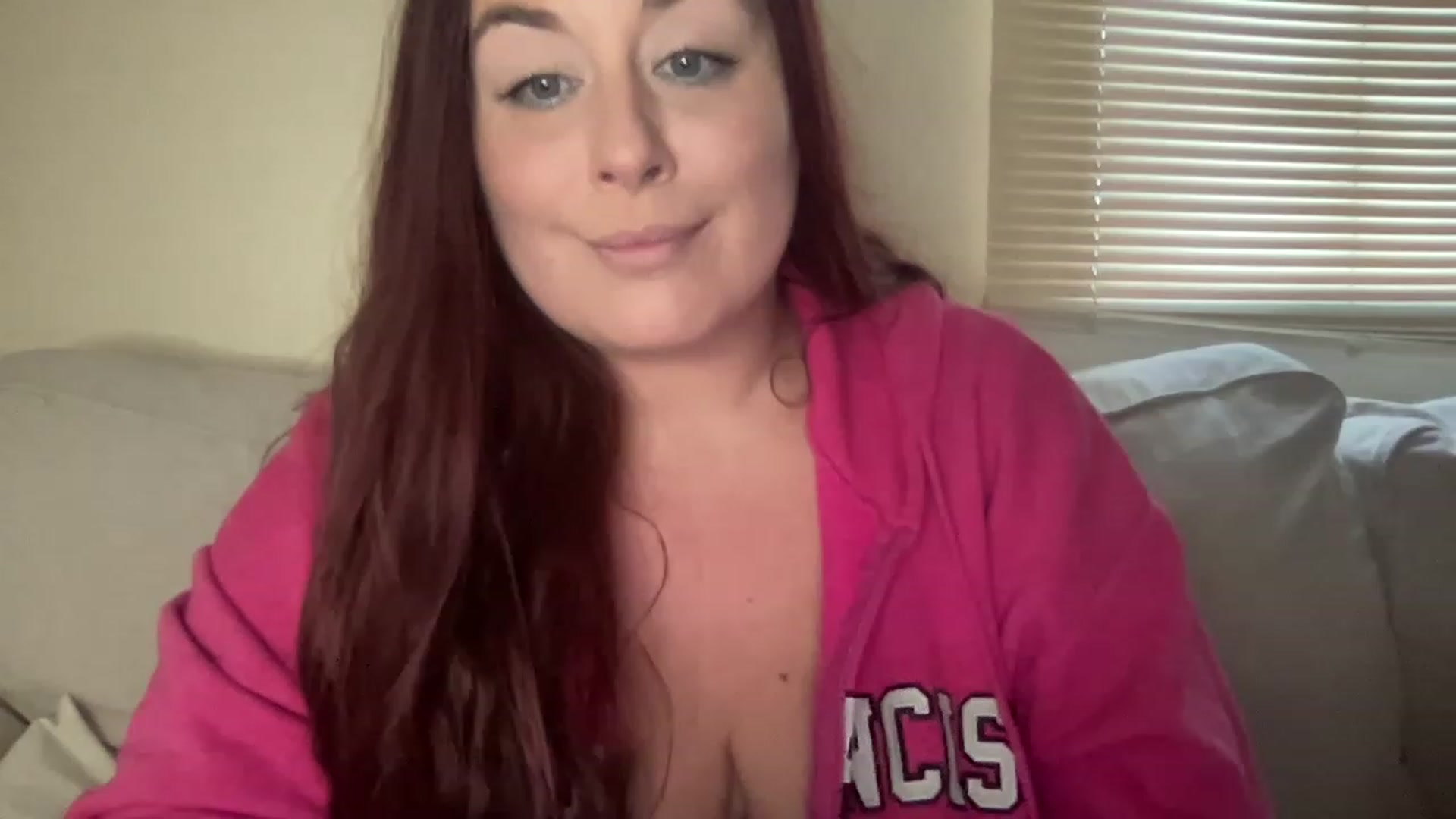 Gallery image thumbnail from Cutiexxxx's myfreecams stream on, 03/22/2023, 16:21 image 15 of 20