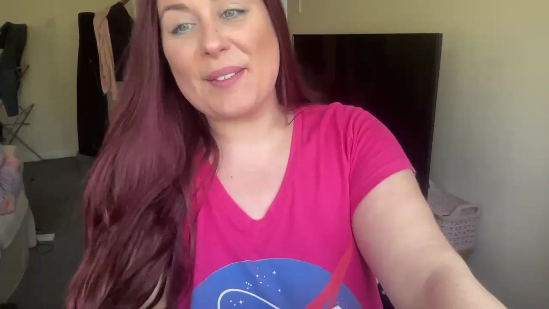 Gallery image thumbnail from Cutiexxxx's myfreecams stream on, 04/28/2023, 14:07 image 7 of 20
