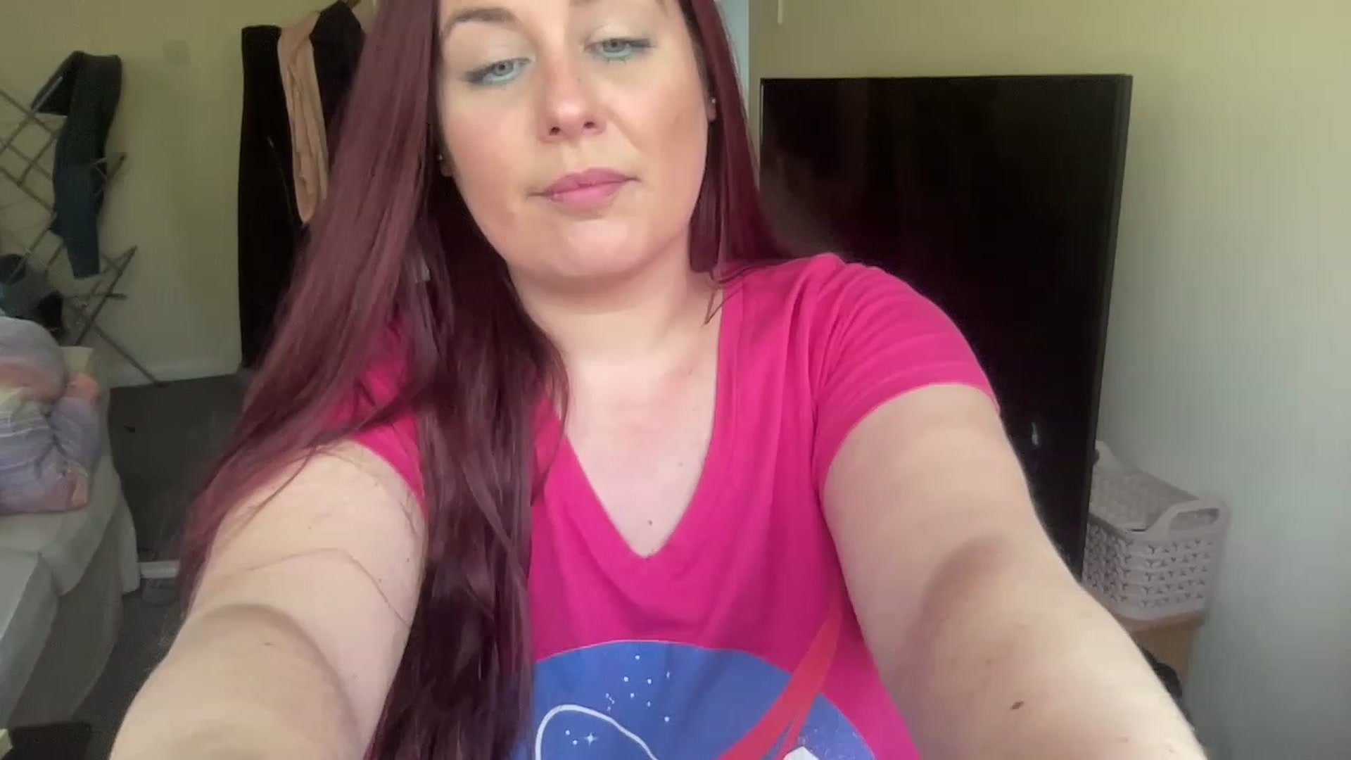 Gallery image thumbnail from Cutiexxxx's myfreecams stream on, 04/28/2023, 14:07 image 18 of 20