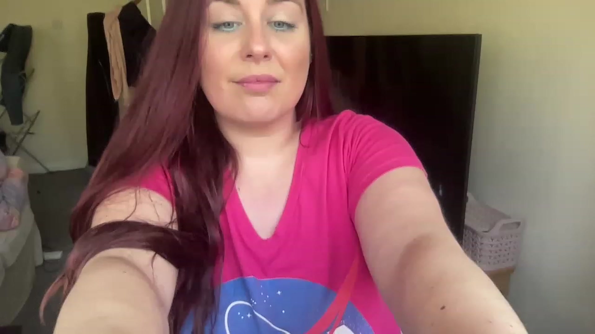 Gallery image thumbnail from Cutiexxxx's myfreecams stream on, 04/28/2023, 14:07 image 11 of 20