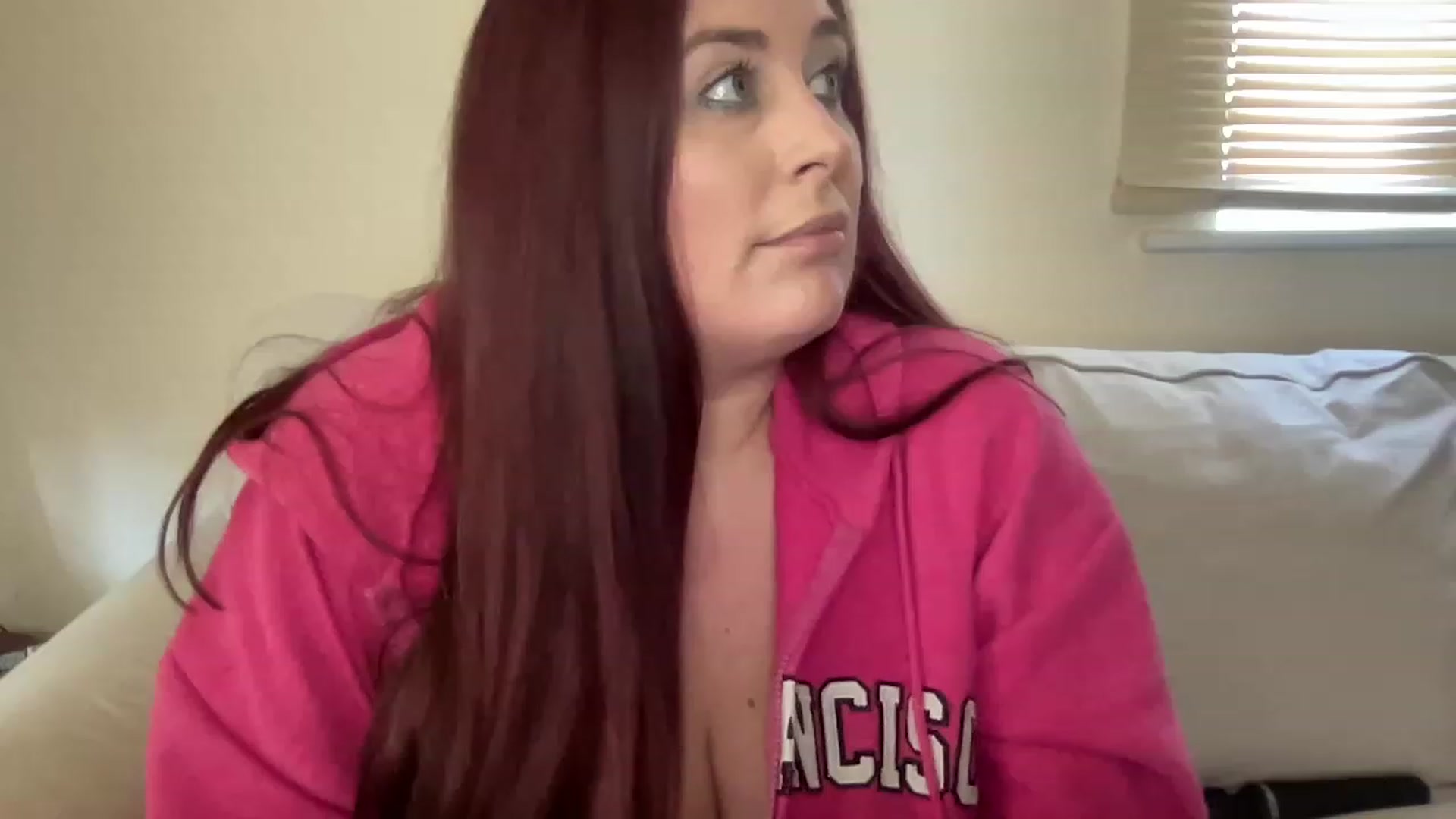 Gallery image thumbnail from Cutiexxxx's myfreecams stream on, 05/31/2023, 15:35 image 9 of 20