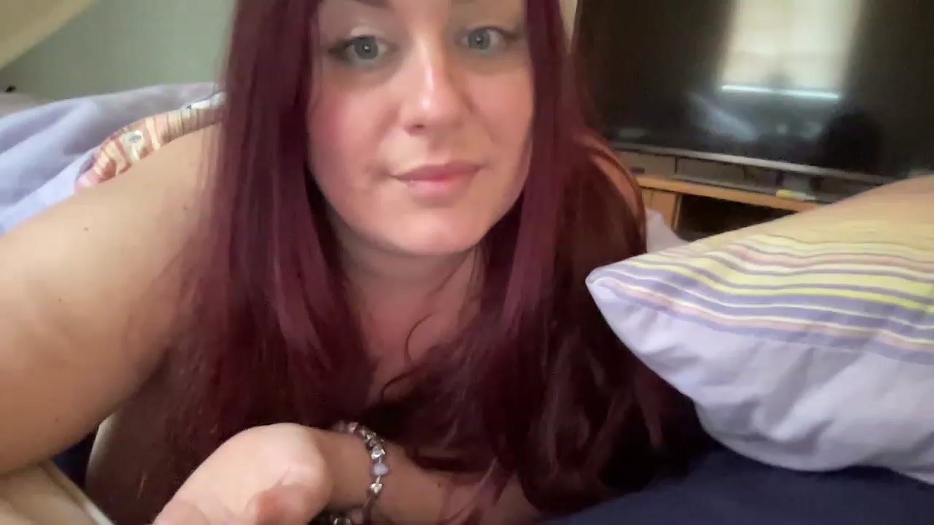 Gallery image thumbnail from Cutiexxxx's myfreecams stream on, 06/02/2023, 09:36 image 6 of 20