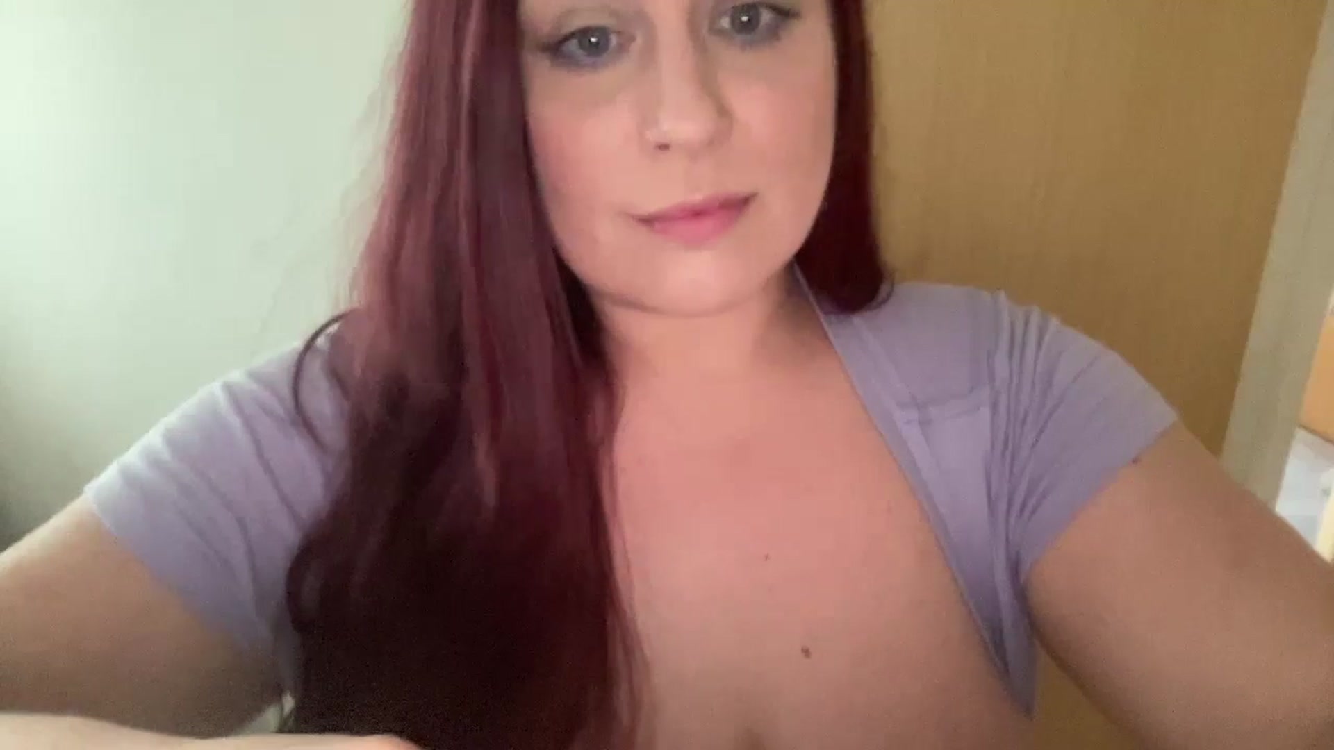 Gallery image thumbnail from Cutiexxxx's myfreecams stream on, 05/10/2024, 13:32 image 12 of 20