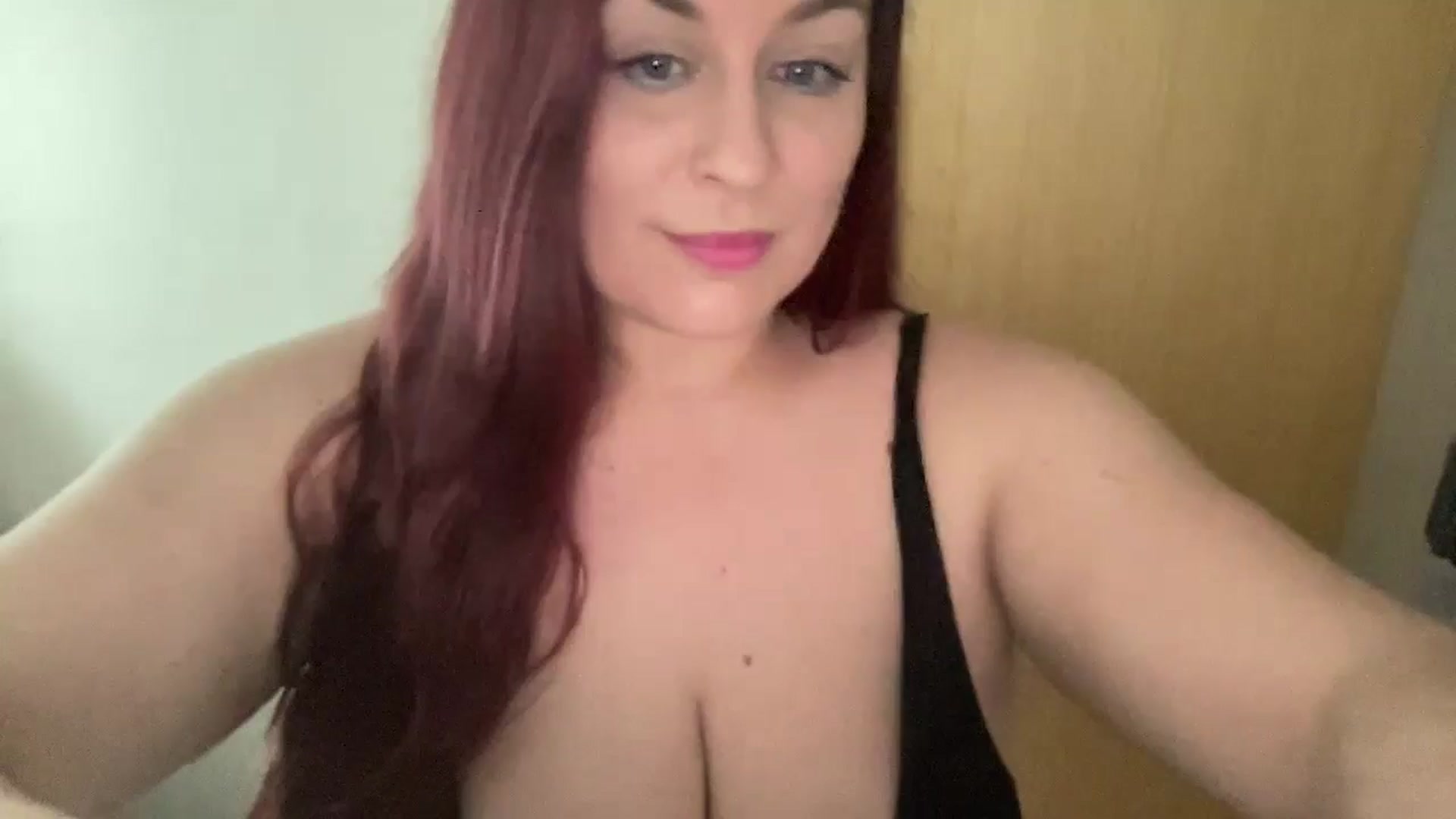 Gallery image thumbnail from Cutiexxxx's myfreecams stream on, 07/25/2024, 10:18 image 16 of 20