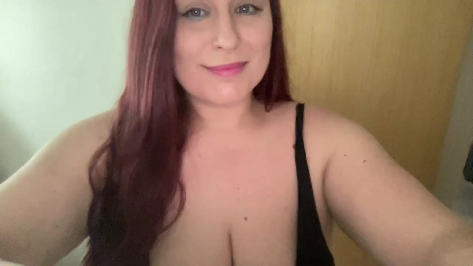Gallery image thumbnail from Cutiexxxx's myfreecams stream on, 07/25/2024, 10:18 image 17 of 20