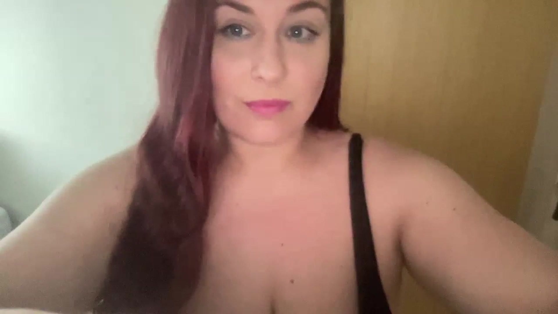 Gallery image thumbnail from Cutiexxxx's myfreecams stream on, 08/06/2024, 09:17 image 6 of 20