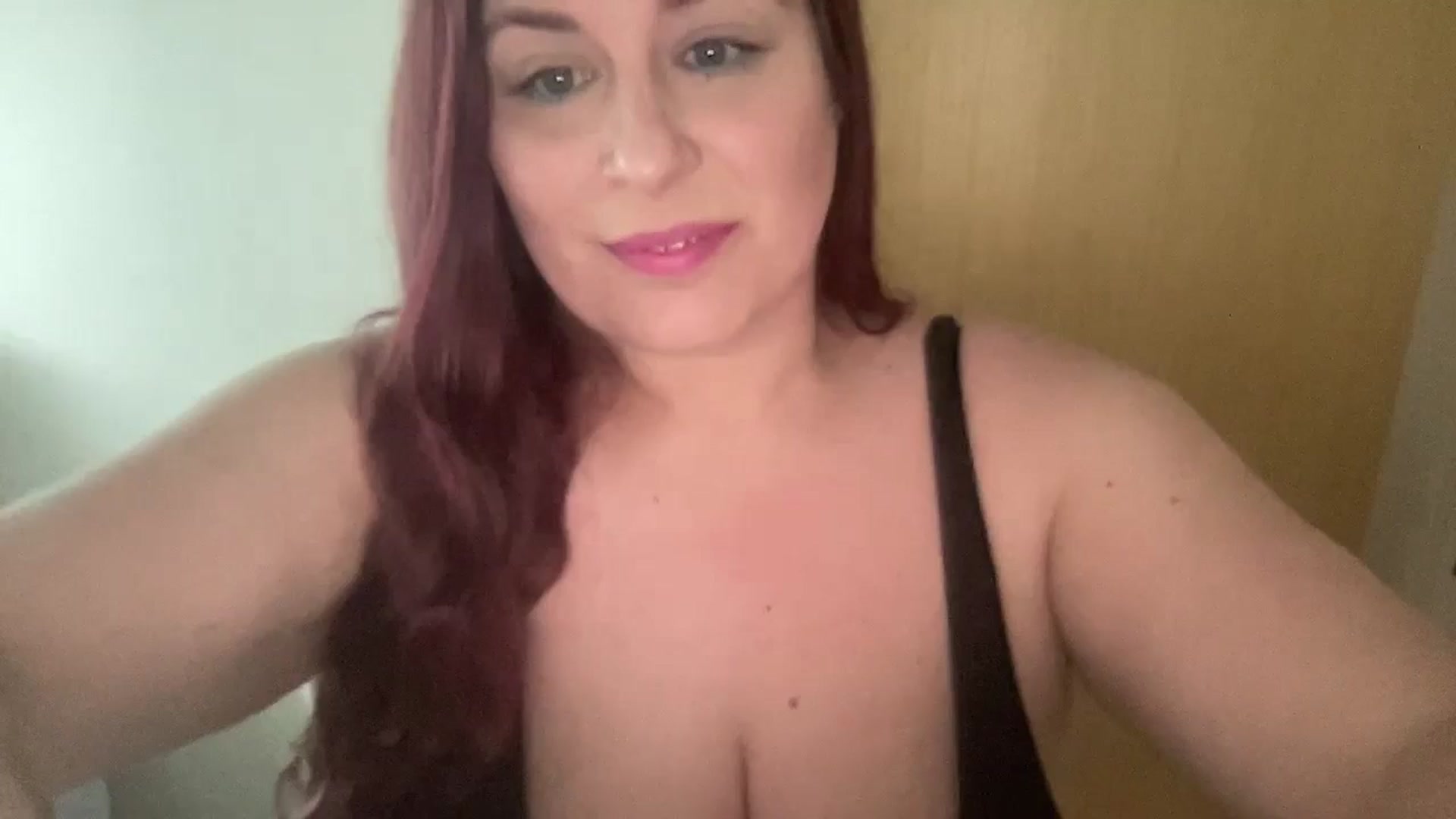 Gallery image thumbnail from Cutiexxxx's myfreecams stream on, 08/06/2024, 09:17 image 9 of 20