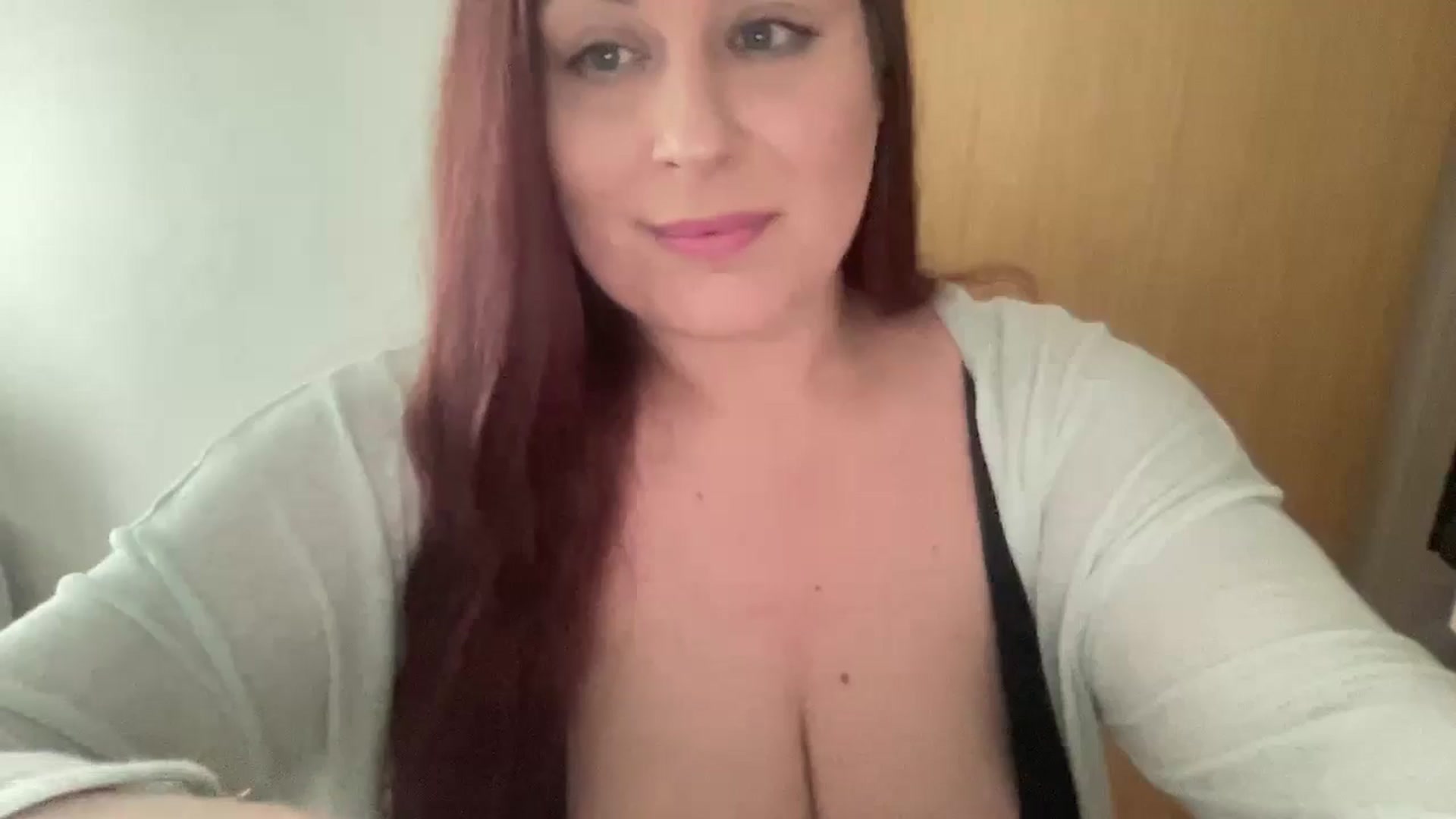 Gallery image thumbnail from Cutiexxxx's myfreecams stream on, 10/02/2024, 11:02 image 12 of 20