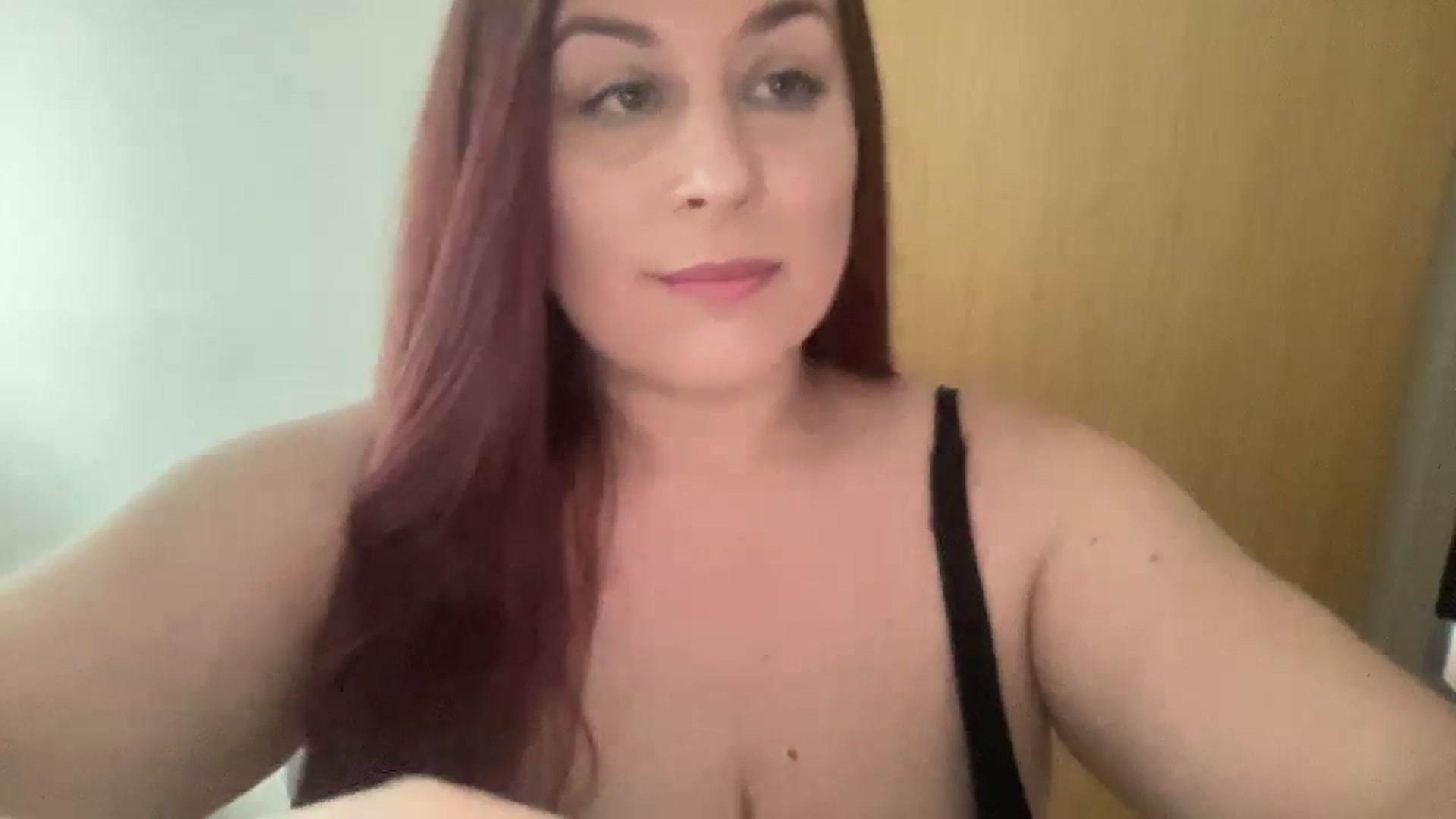 Gallery image thumbnail from Cutiexxxx's myfreecams stream on, 10/02/2024, 12:07 image 16 of 20