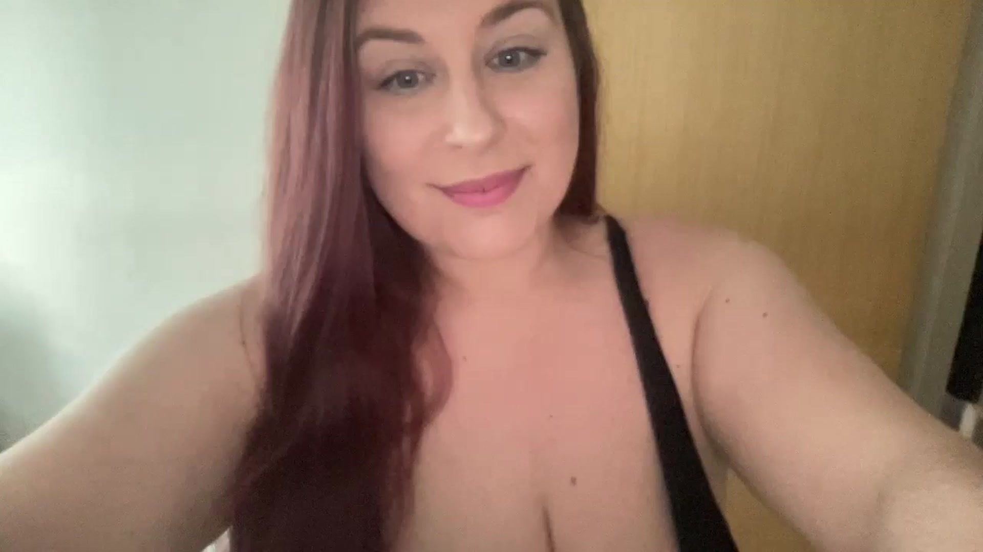 Gallery image thumbnail from Cutiexxxx's myfreecams stream on, 10/02/2024, 12:07 image 1 of 20