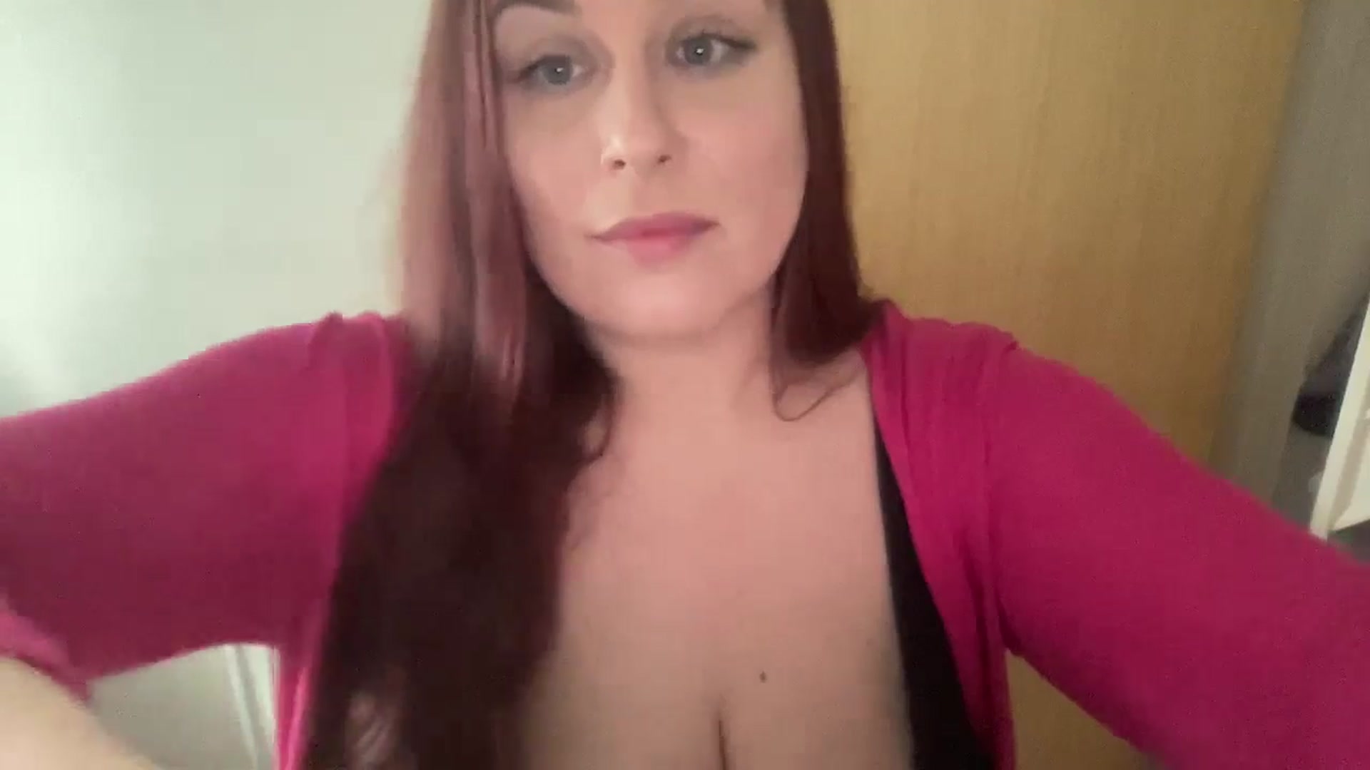 Gallery image thumbnail from Cutiexxxx's myfreecams stream on, 10/03/2024, 10:26 image 19 of 20