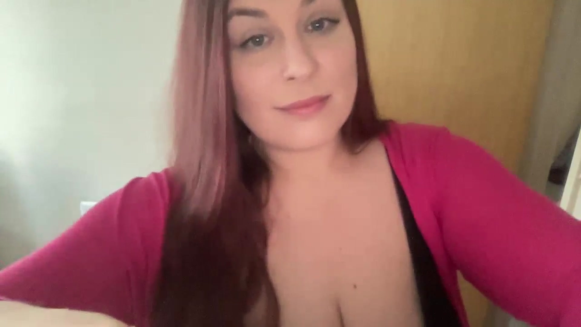 Gallery image thumbnail from Cutiexxxx's myfreecams stream on, 10/03/2024, 10:26 image 17 of 20