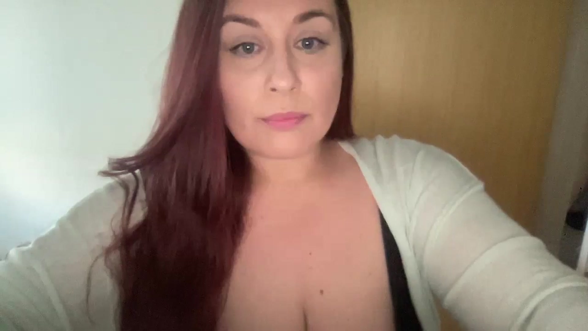 Gallery image thumbnail from Cutiexxxx's myfreecams stream on, 10/04/2024, 09:04 image 17 of 20