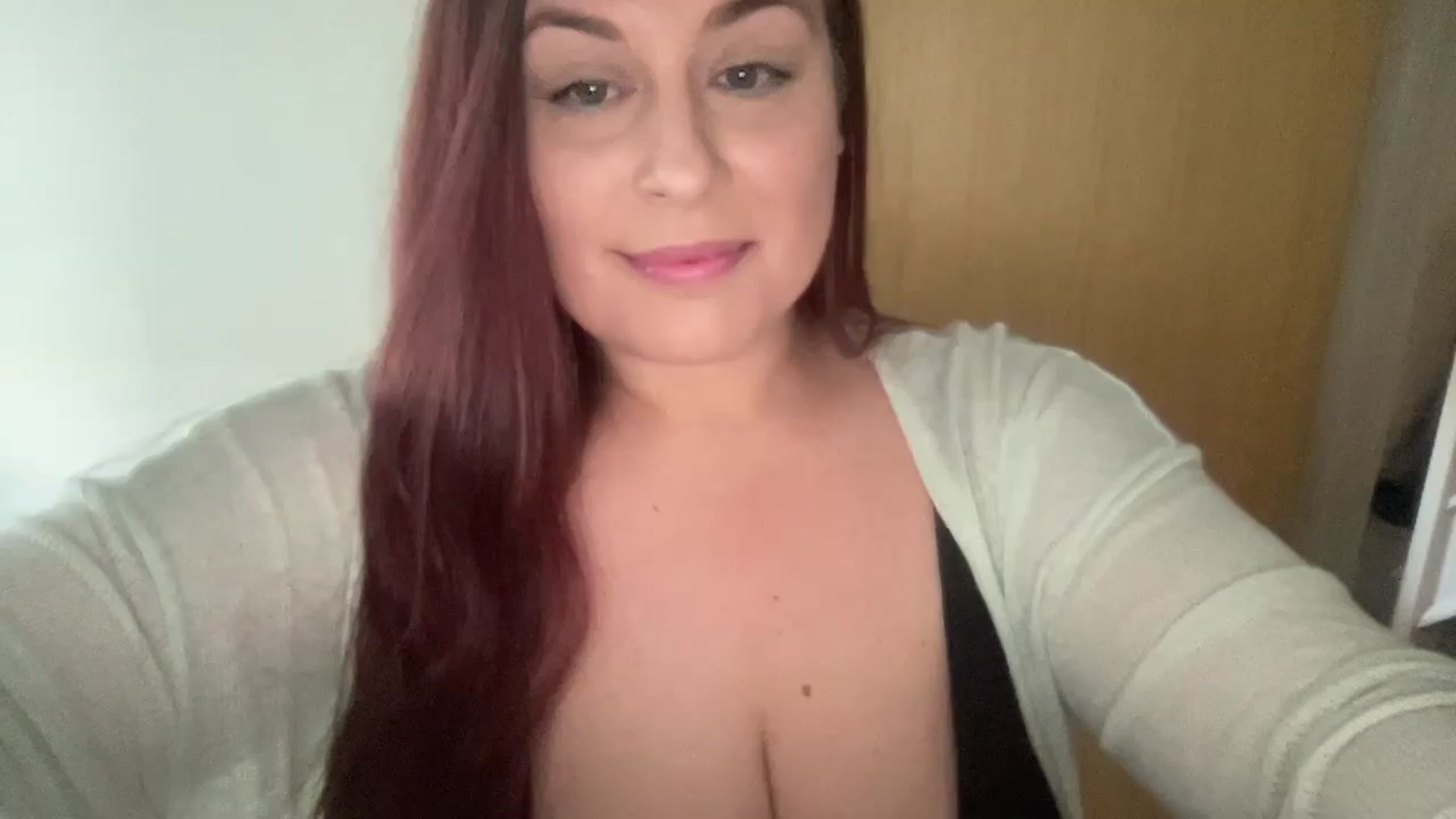 Gallery image thumbnail from Cutiexxxx's myfreecams stream on, 10/04/2024, 09:04 image 6 of 20