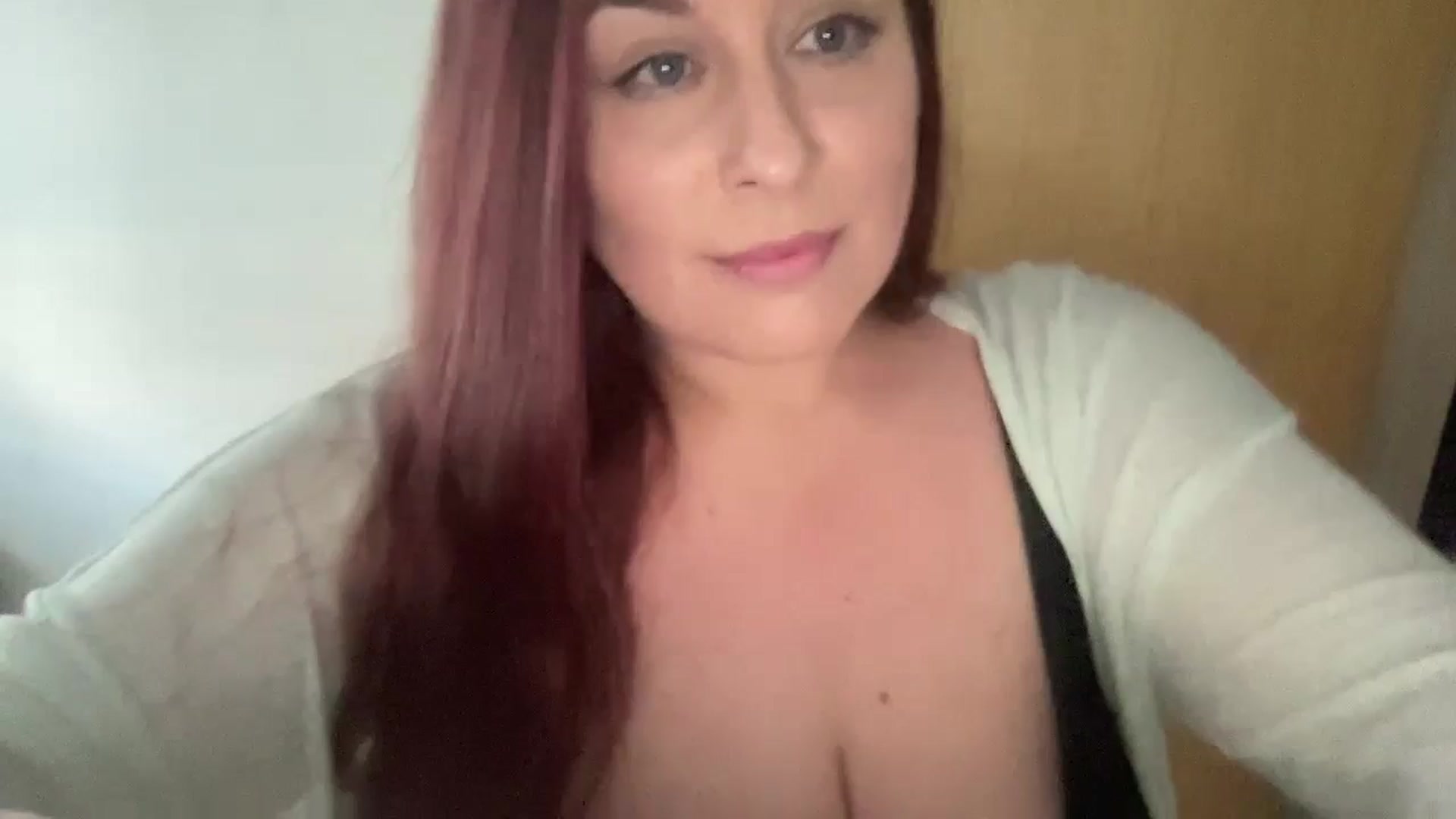 Gallery image thumbnail from Cutiexxxx's myfreecams stream on, 10/04/2024, 10:21 image 1 of 20