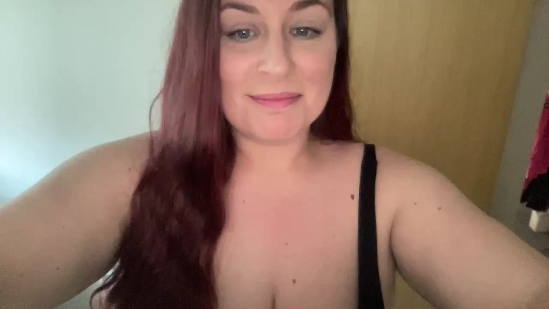 Gallery image thumbnail from Cutiexxxx's myfreecams stream on, 10/09/2024, 10:16 image 16 of 20