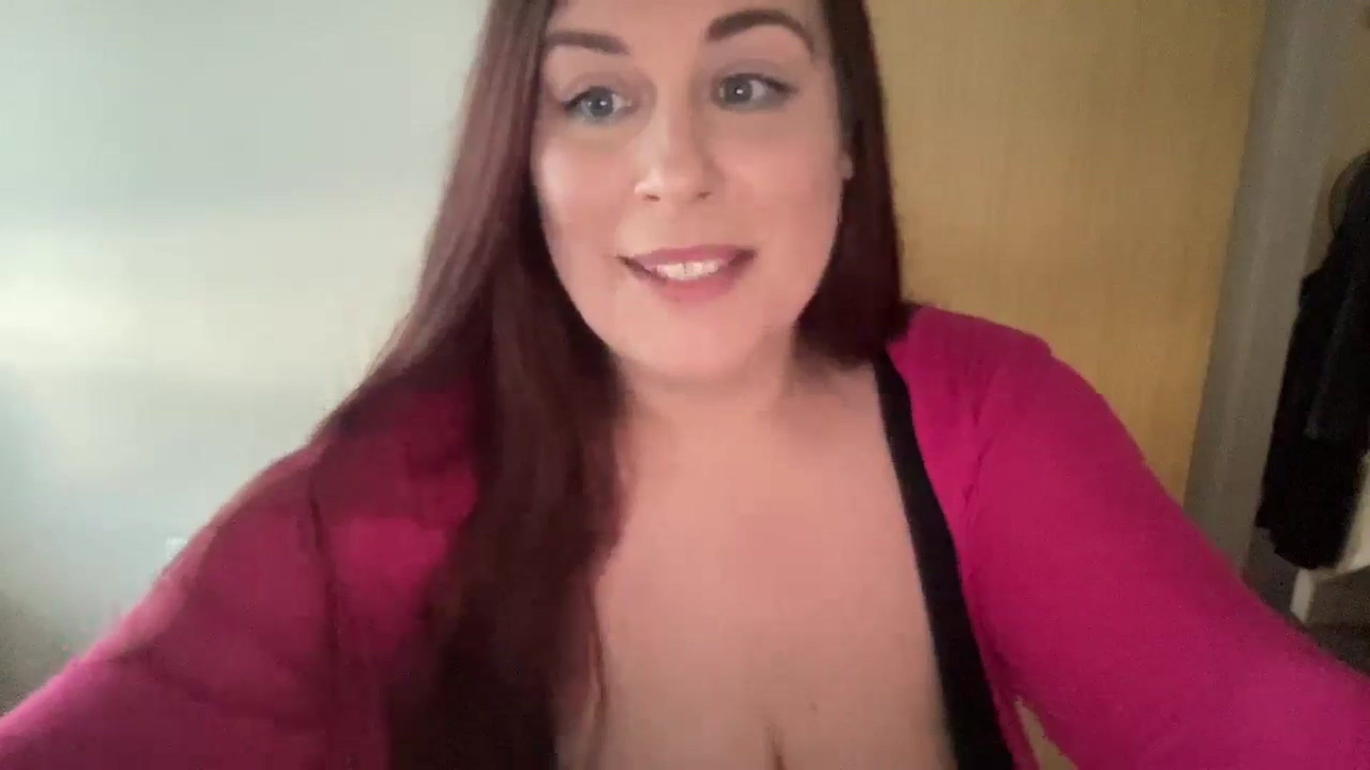Gallery image thumbnail from Cutiexxxx's myfreecams stream on, 10/18/2024, 11:12 image 4 of 20