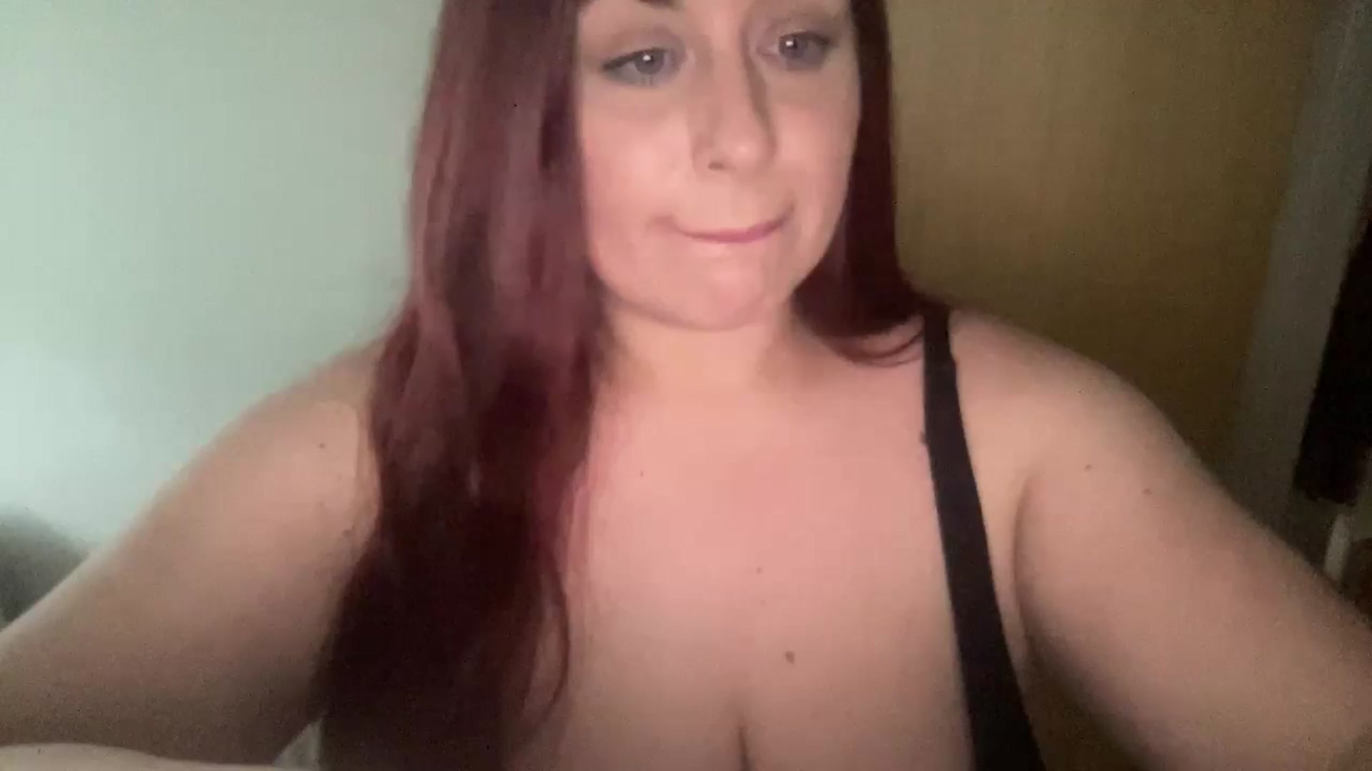 Gallery image thumbnail from Cutiexxxx's myfreecams stream on, 10/29/2024, 16:01 image 9 of 20