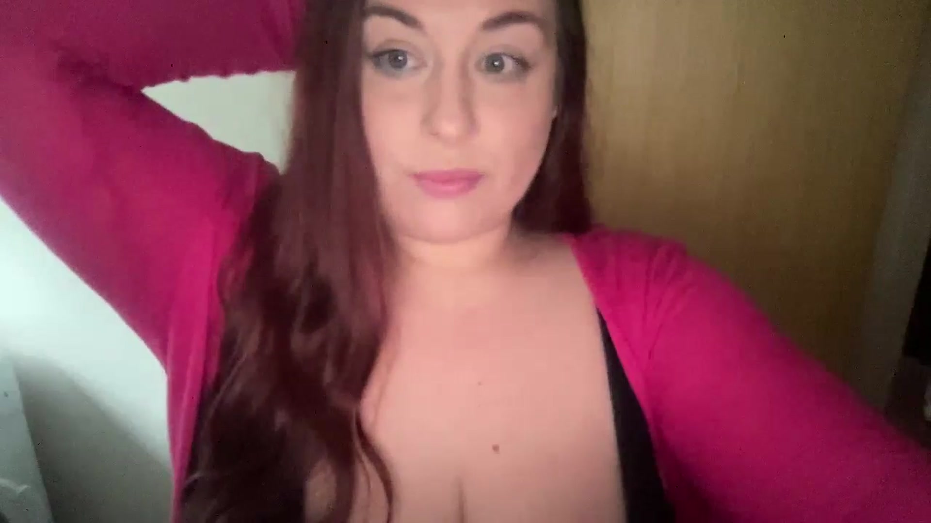 Gallery image thumbnail from Cutiexxxx's myfreecams stream on, 11/06/2024, 10:25 image 13 of 20