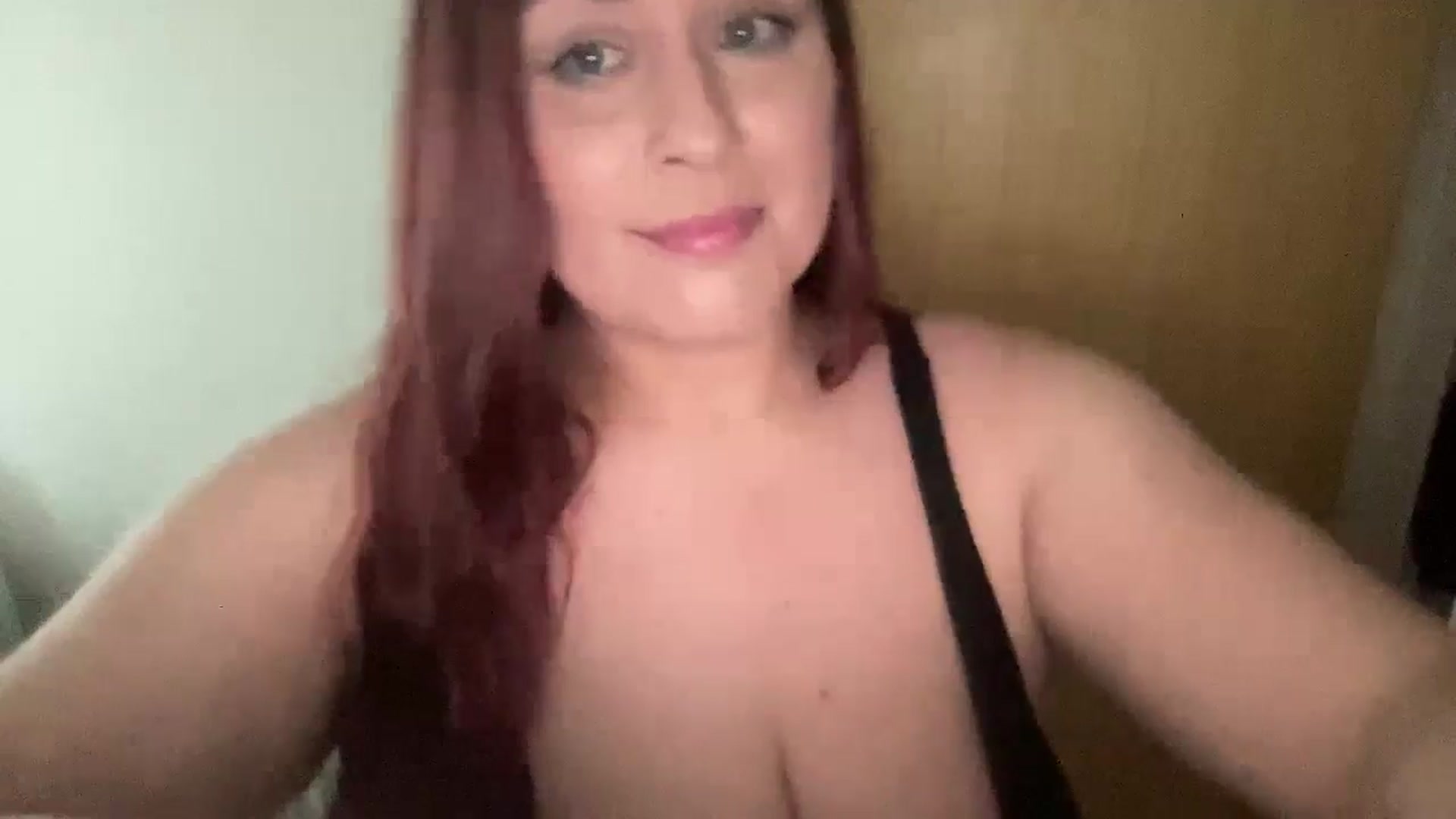 Gallery image thumbnail from Cutiexxxx's myfreecams stream on, 11/08/2024, 11:51 image 17 of 20