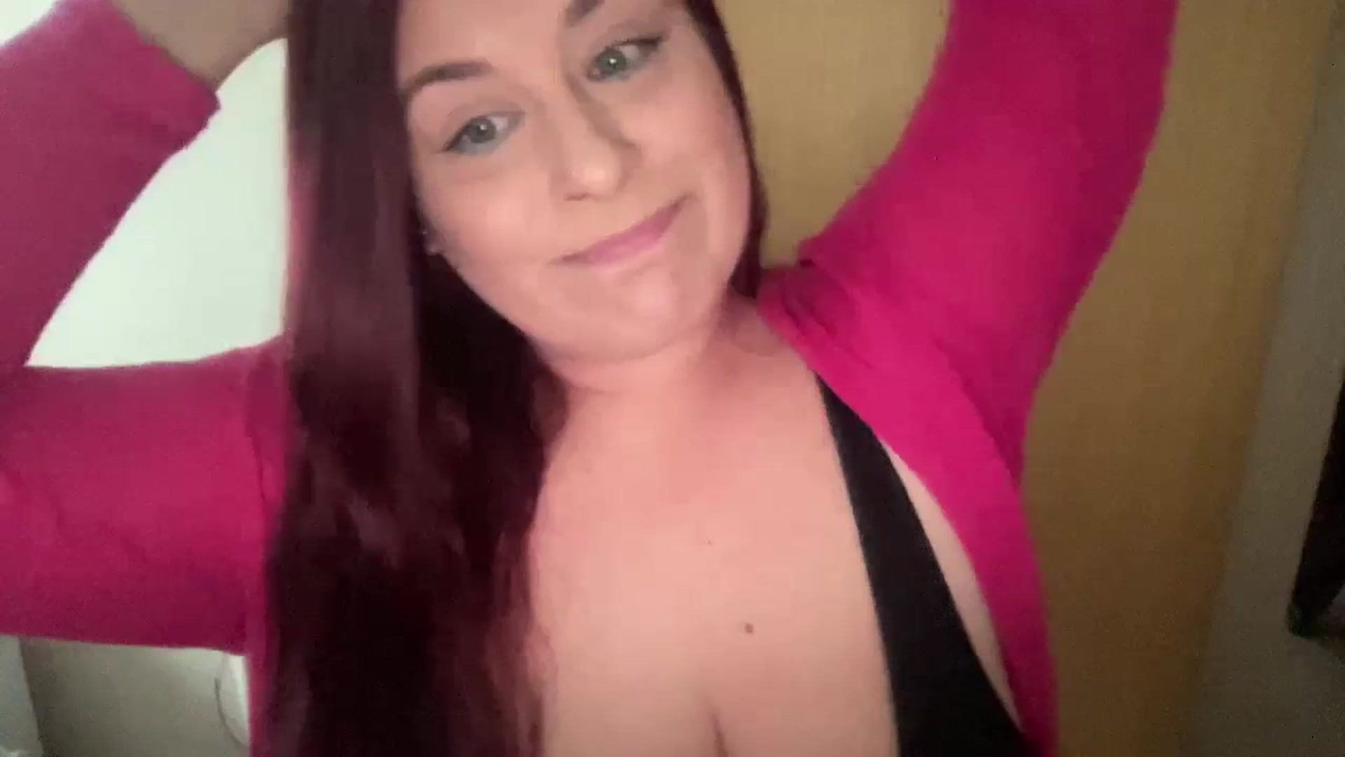Gallery image thumbnail from Cutiexxxx's myfreecams stream on, 11/18/2024, 10:30 image 4 of 20