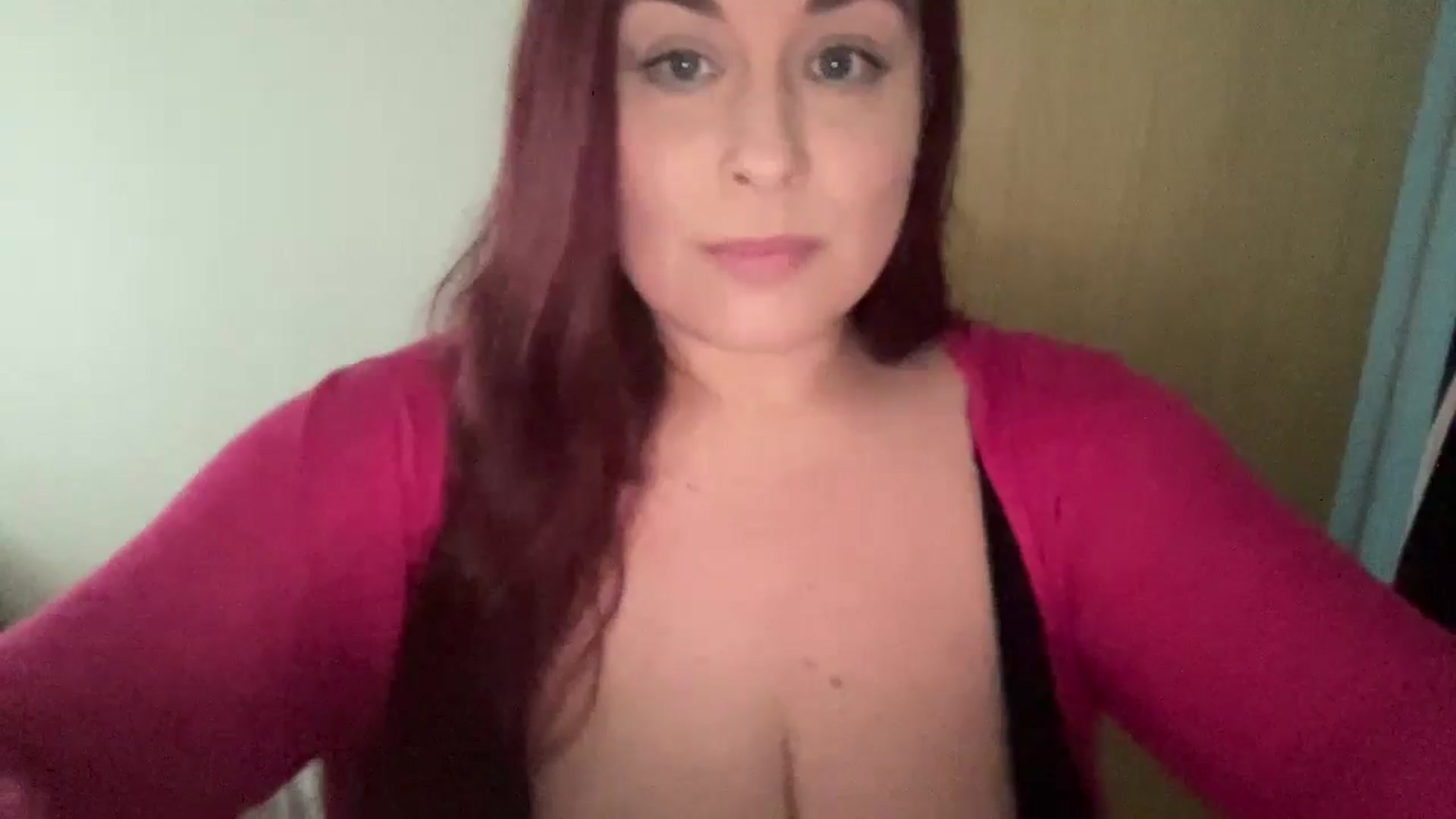Gallery image thumbnail from Cutiexxxx's myfreecams stream on, 12/12/2024, 11:31 image 11 of 20