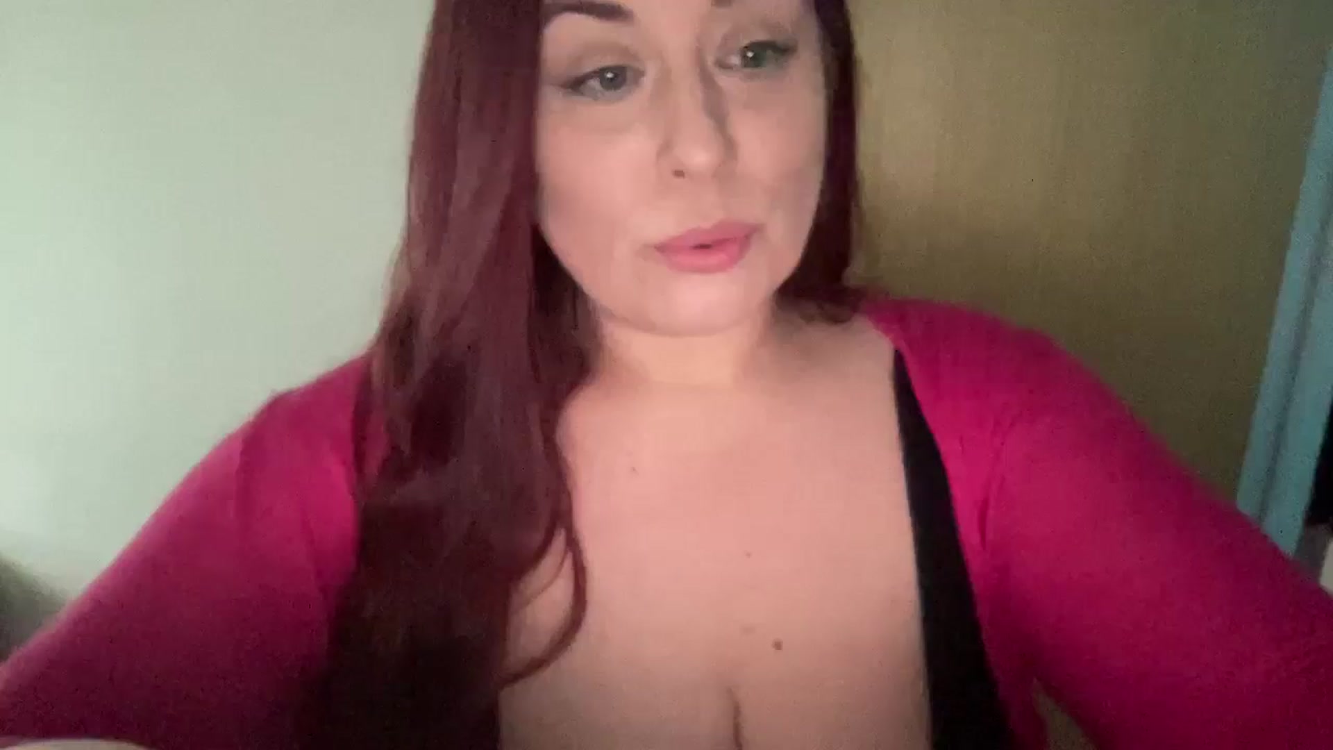 Gallery image thumbnail from Cutiexxxx's myfreecams stream on, 12/13/2024, 10:20 image 2 of 20