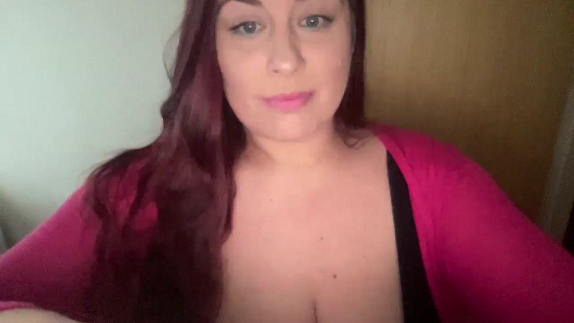 Gallery image thumbnail from Cutiexxxx's myfreecams stream on, 12/15/2024, 10:28 image 8 of 20
