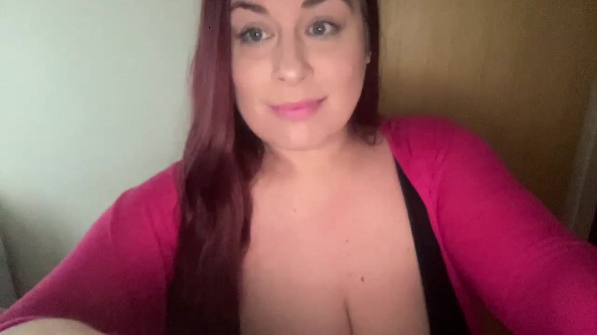 Gallery image thumbnail from Cutiexxxx's myfreecams stream on, 12/15/2024, 10:28 image 7 of 20