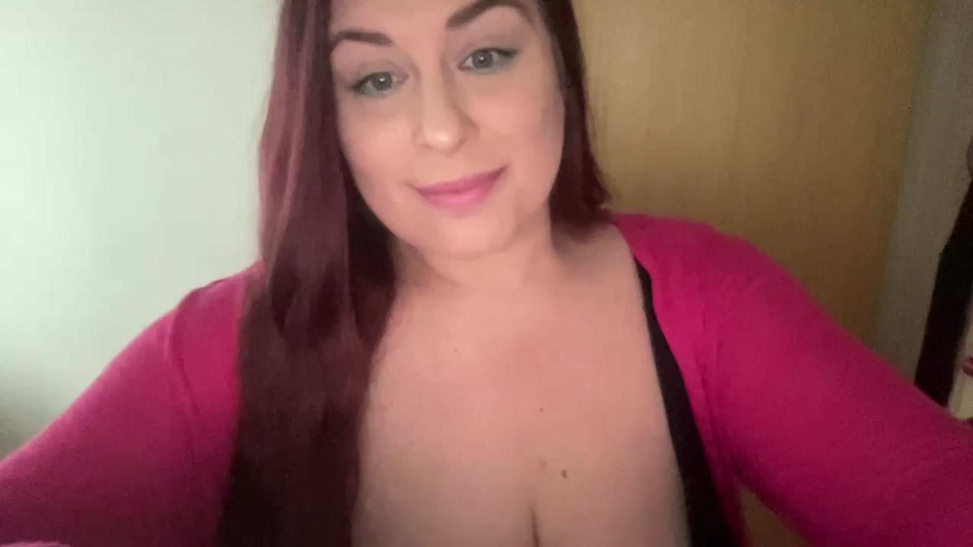 Gallery image thumbnail from Cutiexxxx's myfreecams stream on, 12/15/2024, 10:57 image 15 of 20