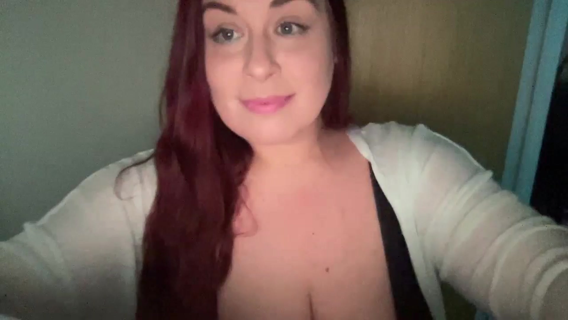 Gallery image thumbnail from Cutiexxxx's myfreecams stream on, 12/17/2024, 09:41 image 4 of 20