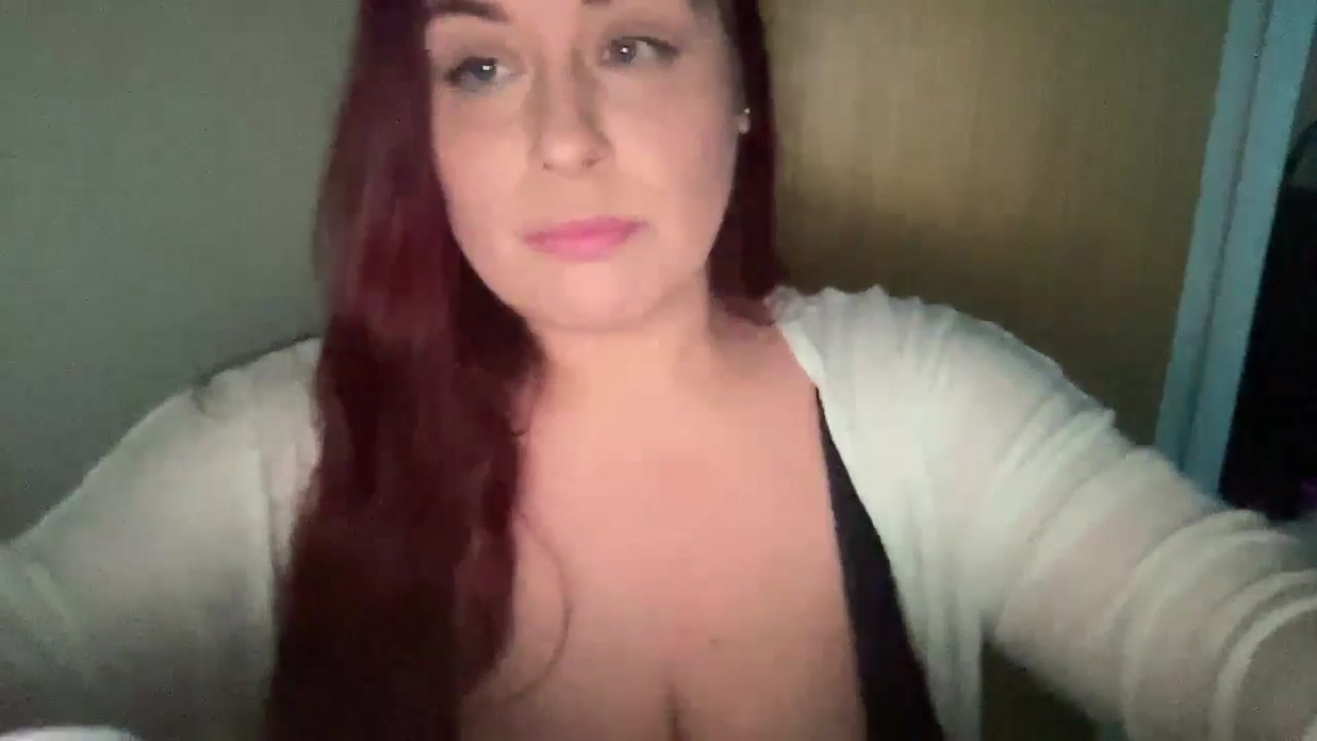 Gallery image thumbnail from Cutiexxxx's myfreecams stream on, 12/17/2024, 09:41 image 10 of 20