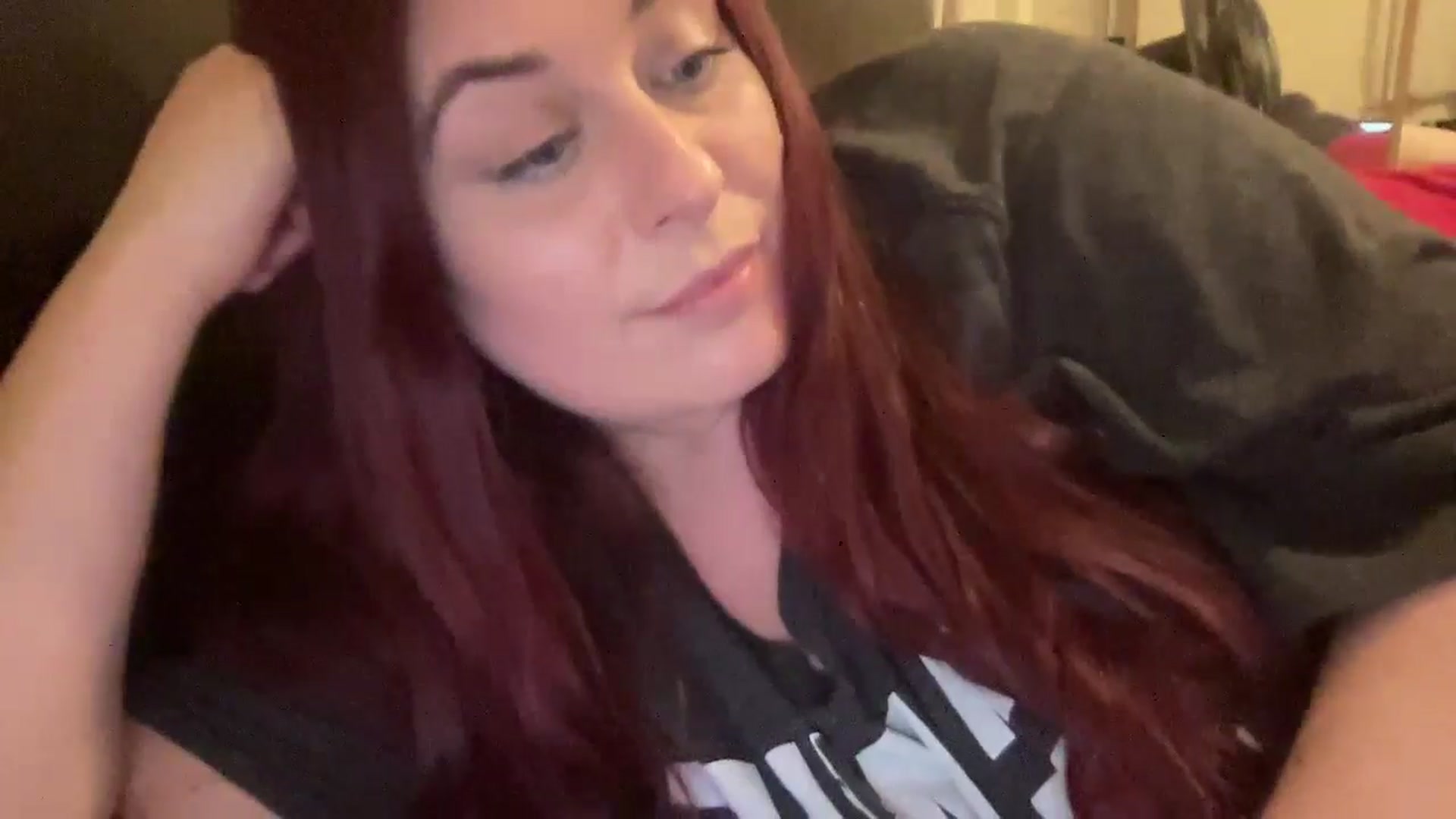 Gallery image thumbnail from Cutiexxxx's myfreecams stream on, 12/17/2024, 21:03 image 8 of 20