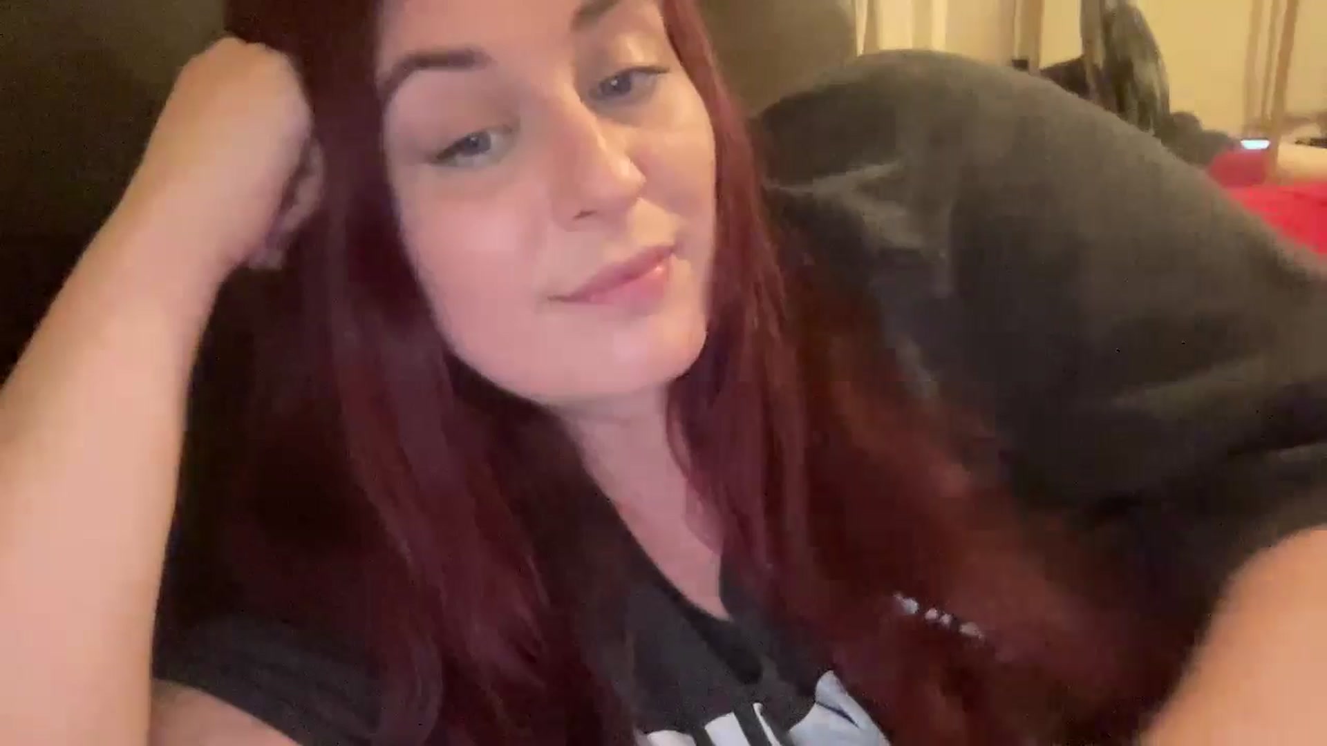 Gallery image thumbnail from Cutiexxxx's myfreecams stream on, 12/17/2024, 21:03 image 13 of 20