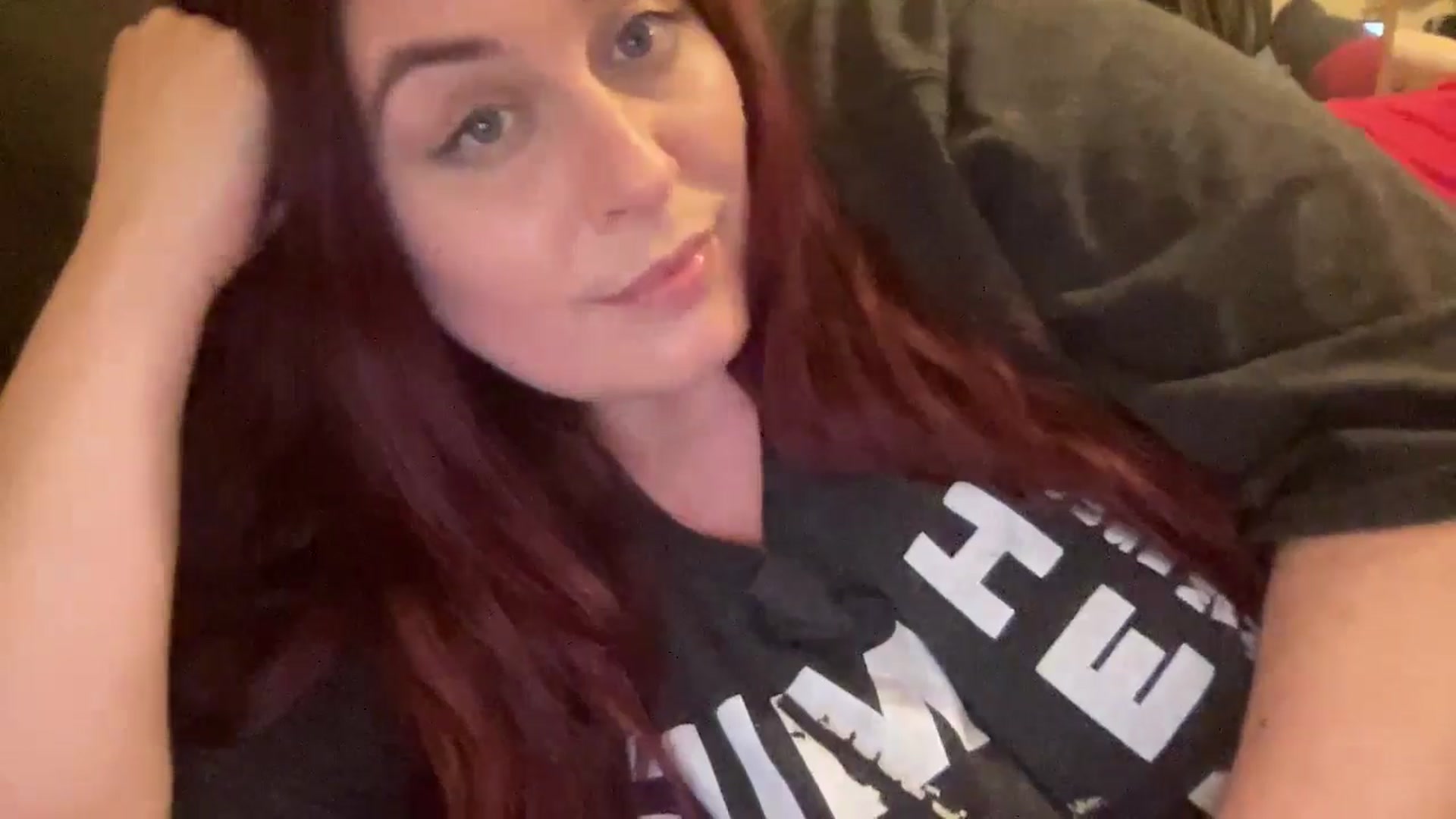 Gallery image thumbnail from Cutiexxxx's myfreecams stream on, 12/17/2024, 21:03 image 18 of 20
