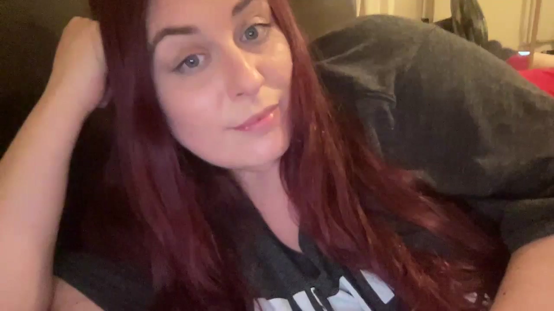 Gallery image thumbnail from Cutiexxxx's myfreecams stream on, 12/17/2024, 21:03 image 10 of 20