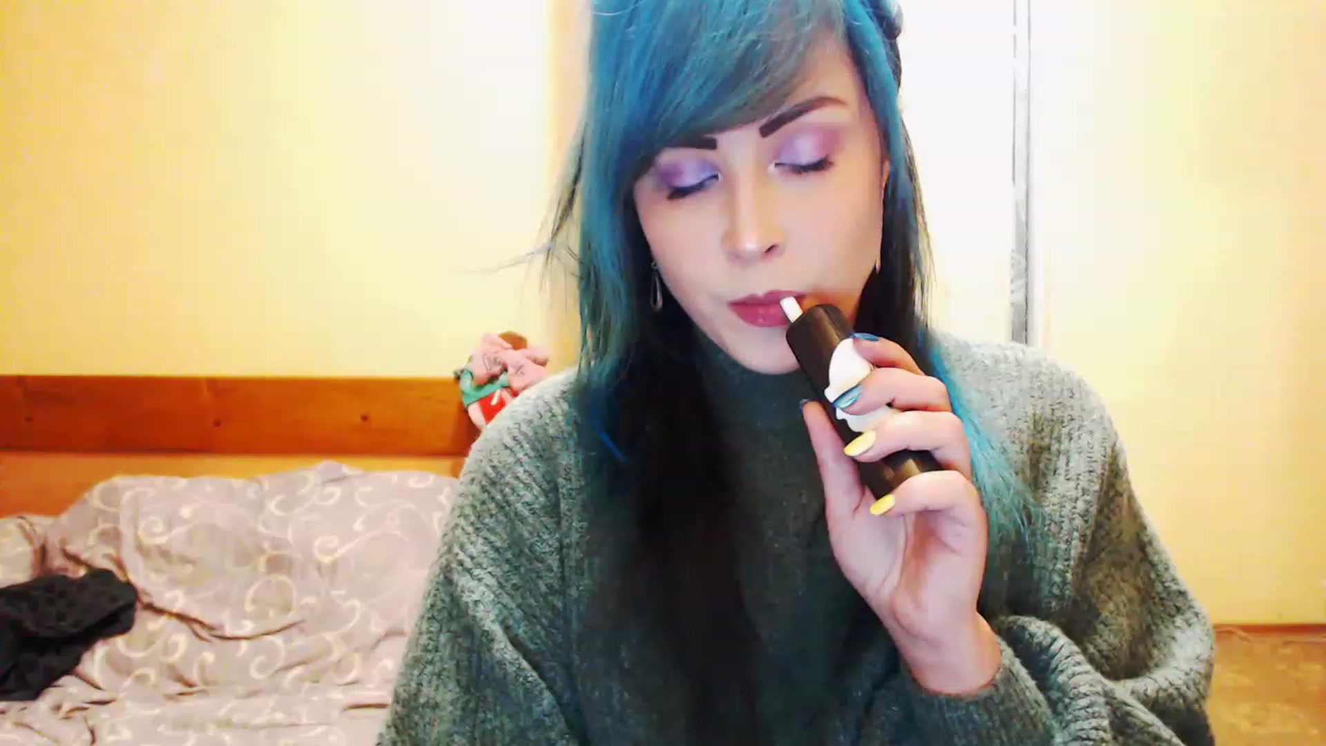 Gallery image thumbnail from CutitaAnn's myfreecams stream on, 12/15/2022, 21:13 image 10 of 20