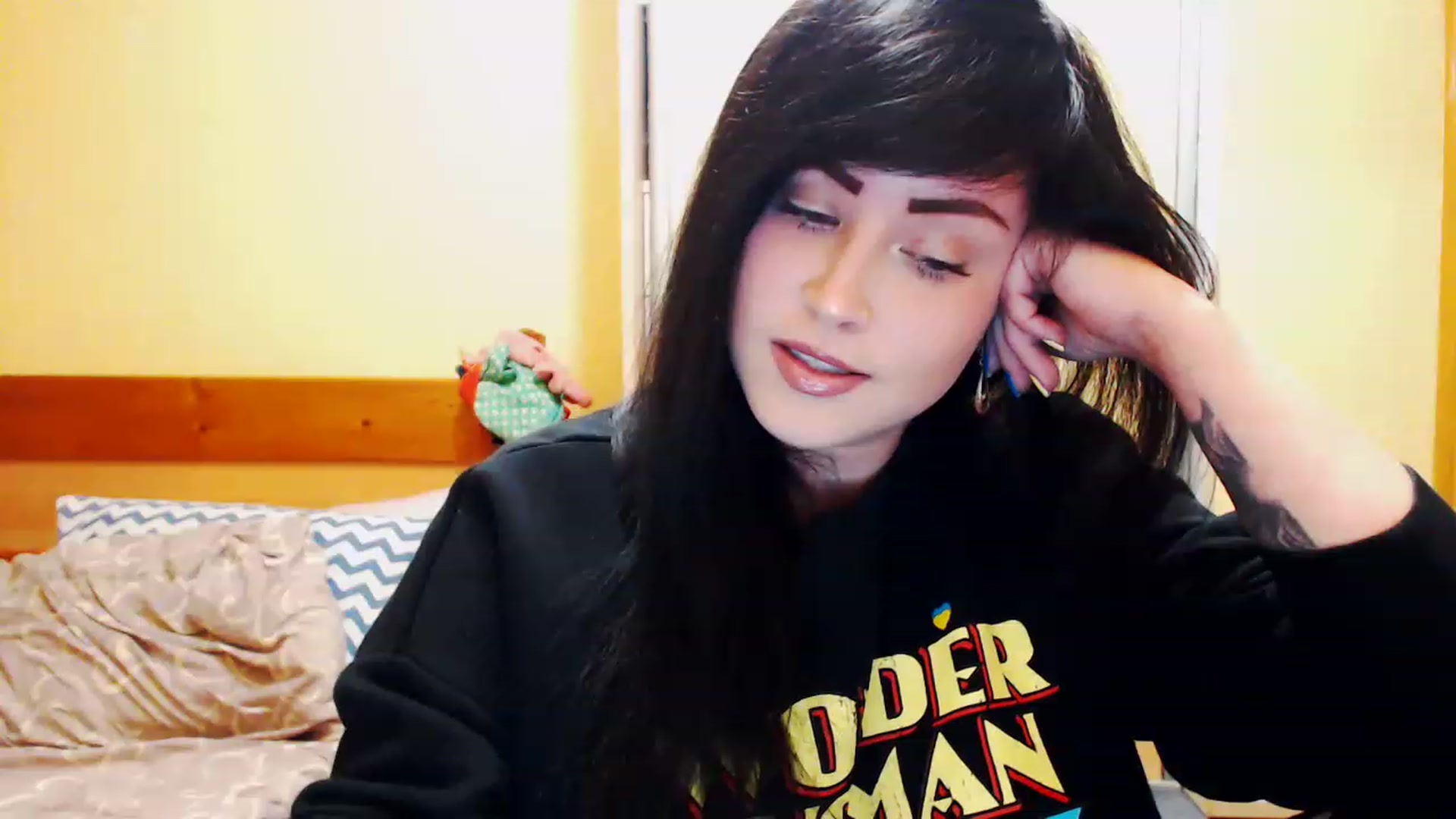 Gallery image thumbnail from CutitaAnn's myfreecams stream on, 03/26/2023, 20:00 image 5 of 20