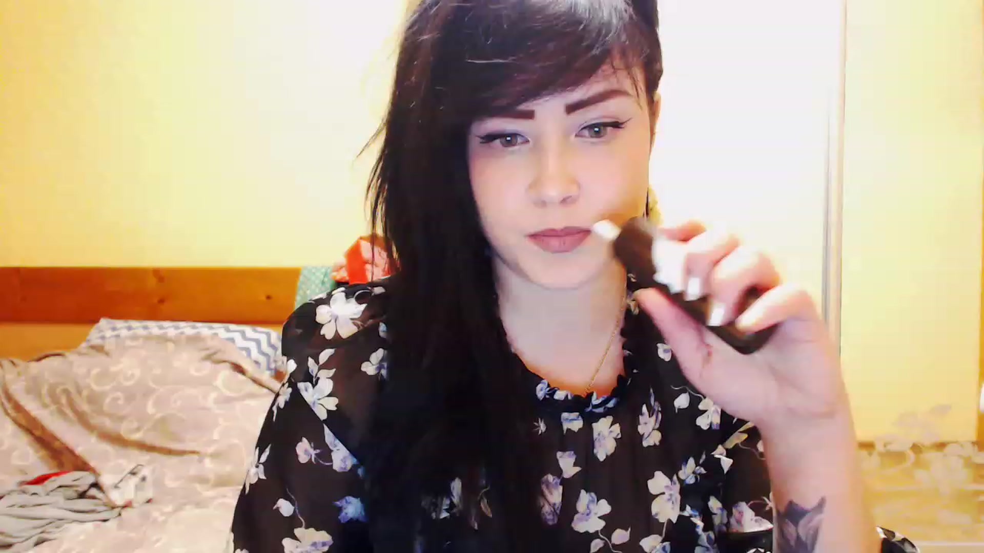 Gallery image thumbnail from CutitaAnn's myfreecams stream on, 04/21/2023, 23:13 image 1 of 20